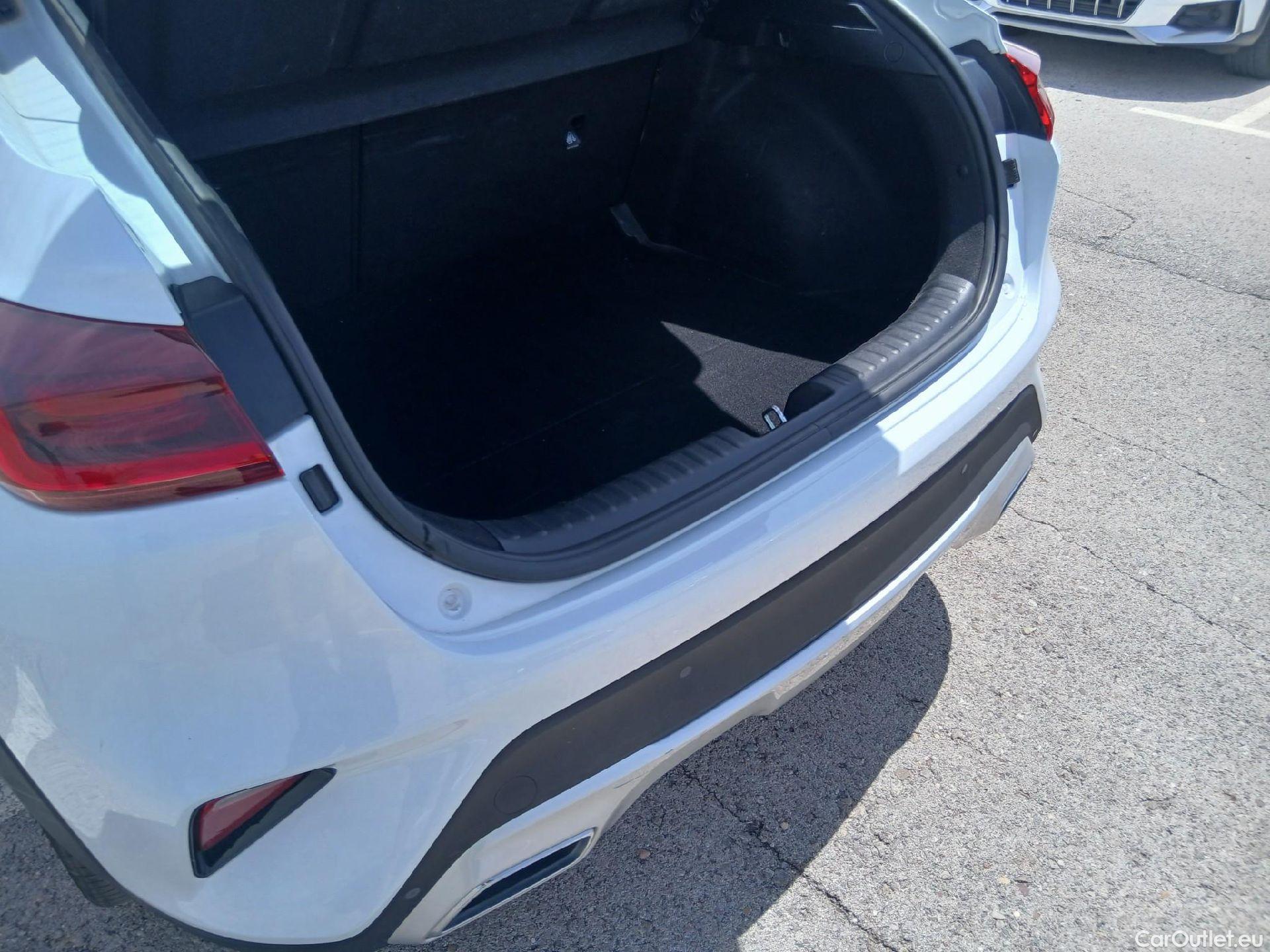  KIA  XCeed KIA  / 2019 / 5P / todoterreno 1.6 MHEV iMT Tech 100kW (136CV) #23