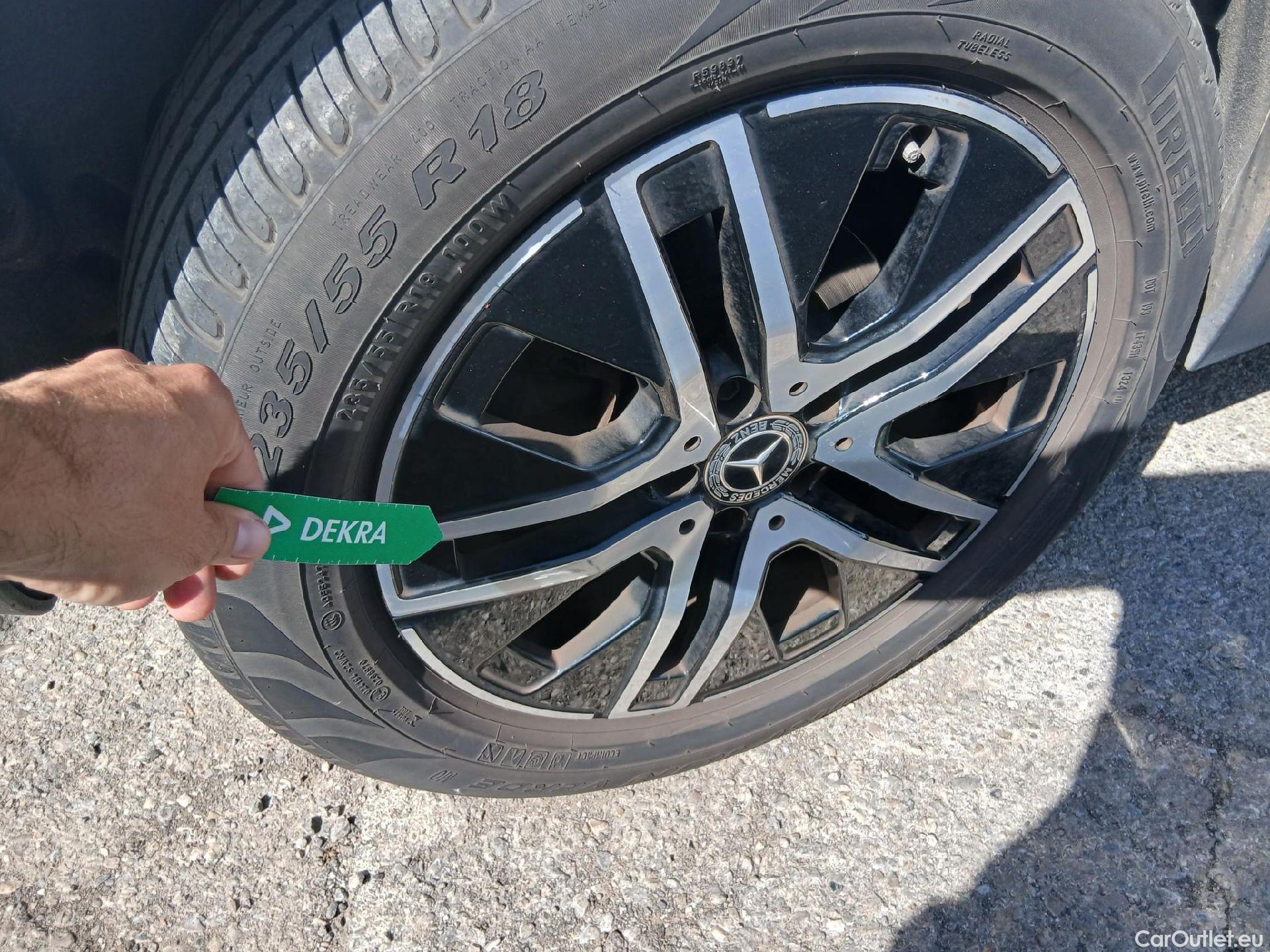  Mercedes  GLA MERCEDES-BENZ  / 2020 / 5P / todoterreno  200 D #22