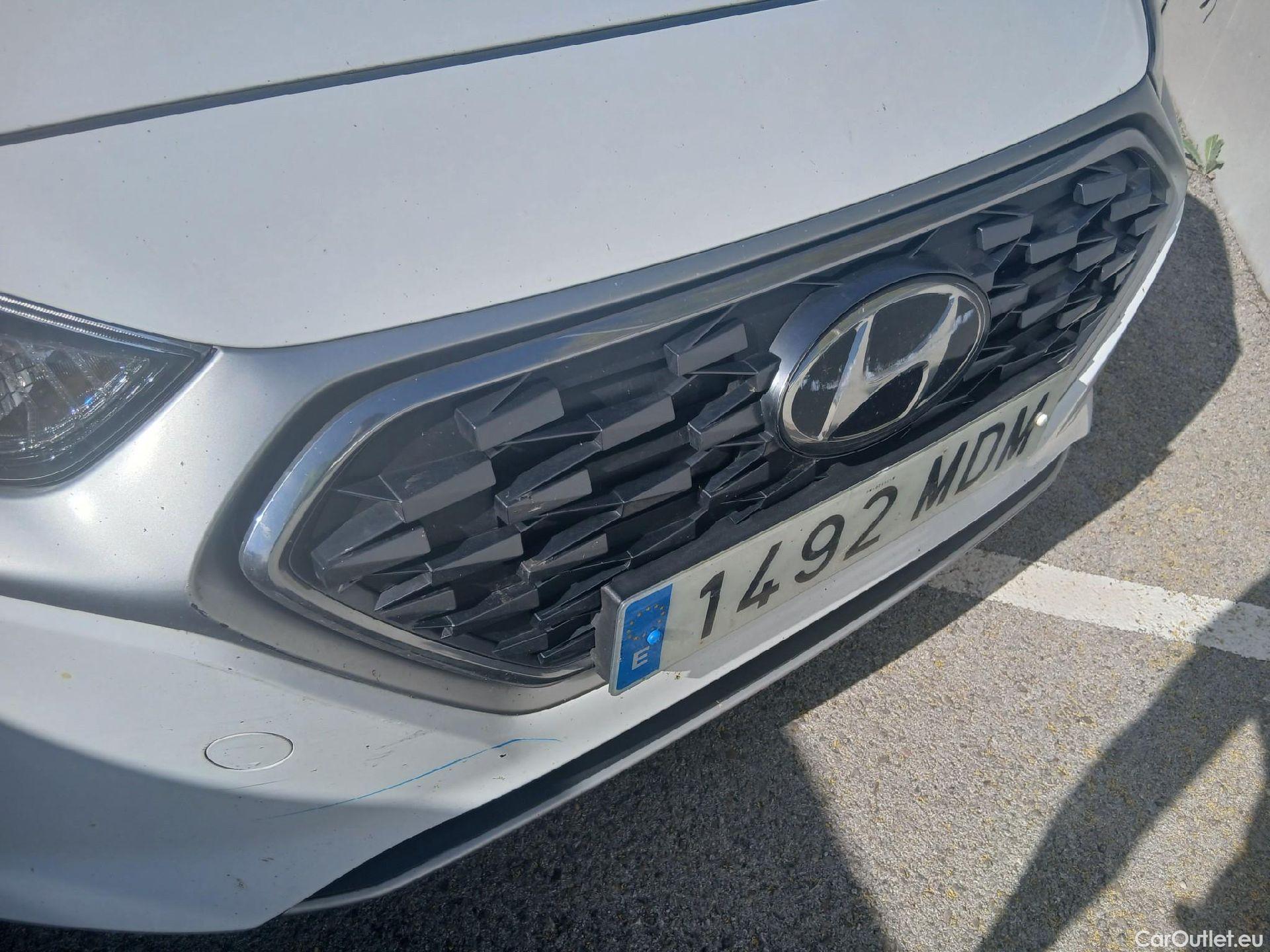  Hyundai   Ioniq HYUNDAI / 2019 / 5P / berlina con portón 1.6 GDI HEV Tecno DCT #11