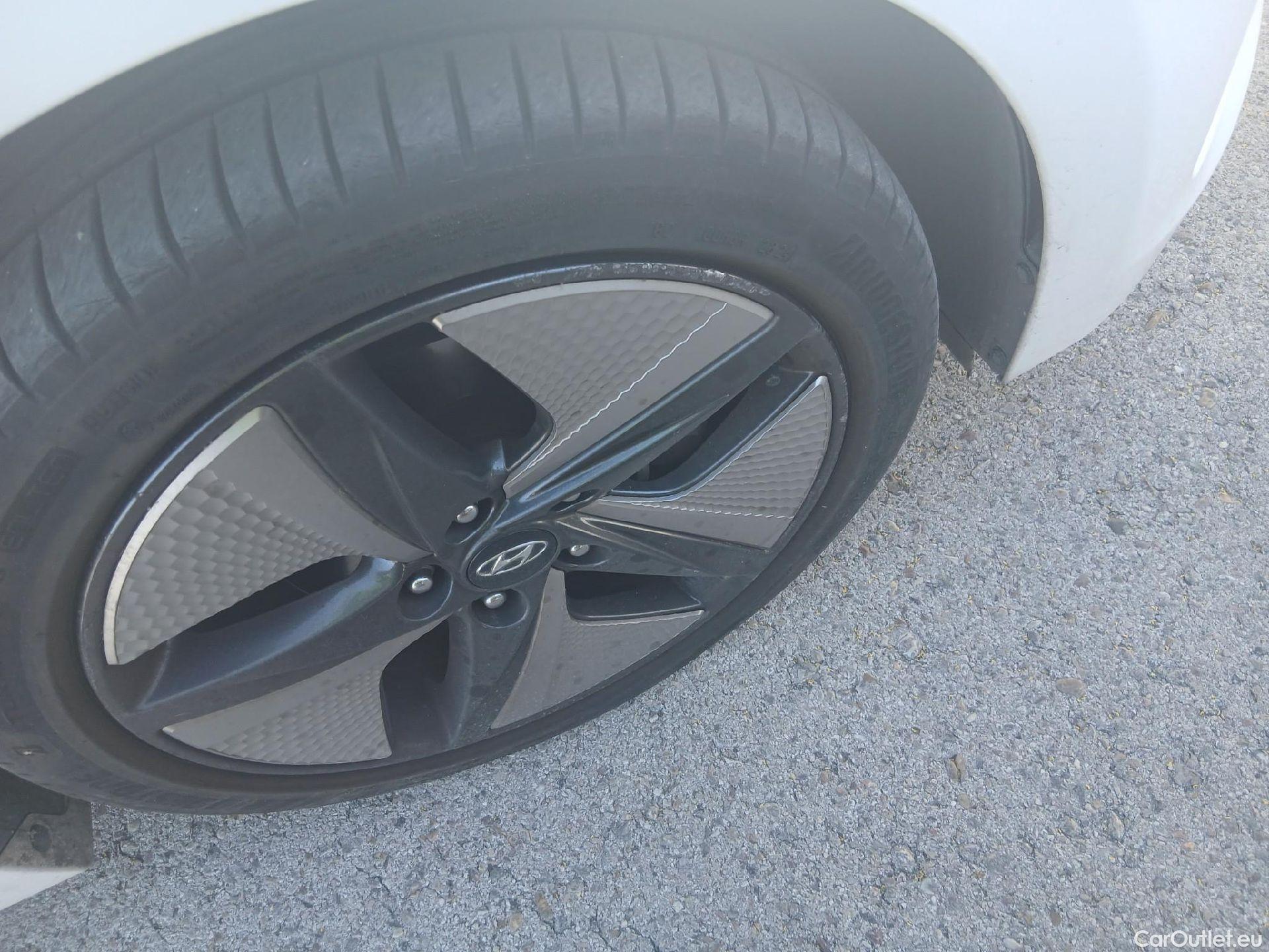  Hyundai   Ioniq HYUNDAI / 2019 / 5P / berlina con portón 1.6 GDI HEV Tecno DCT #36