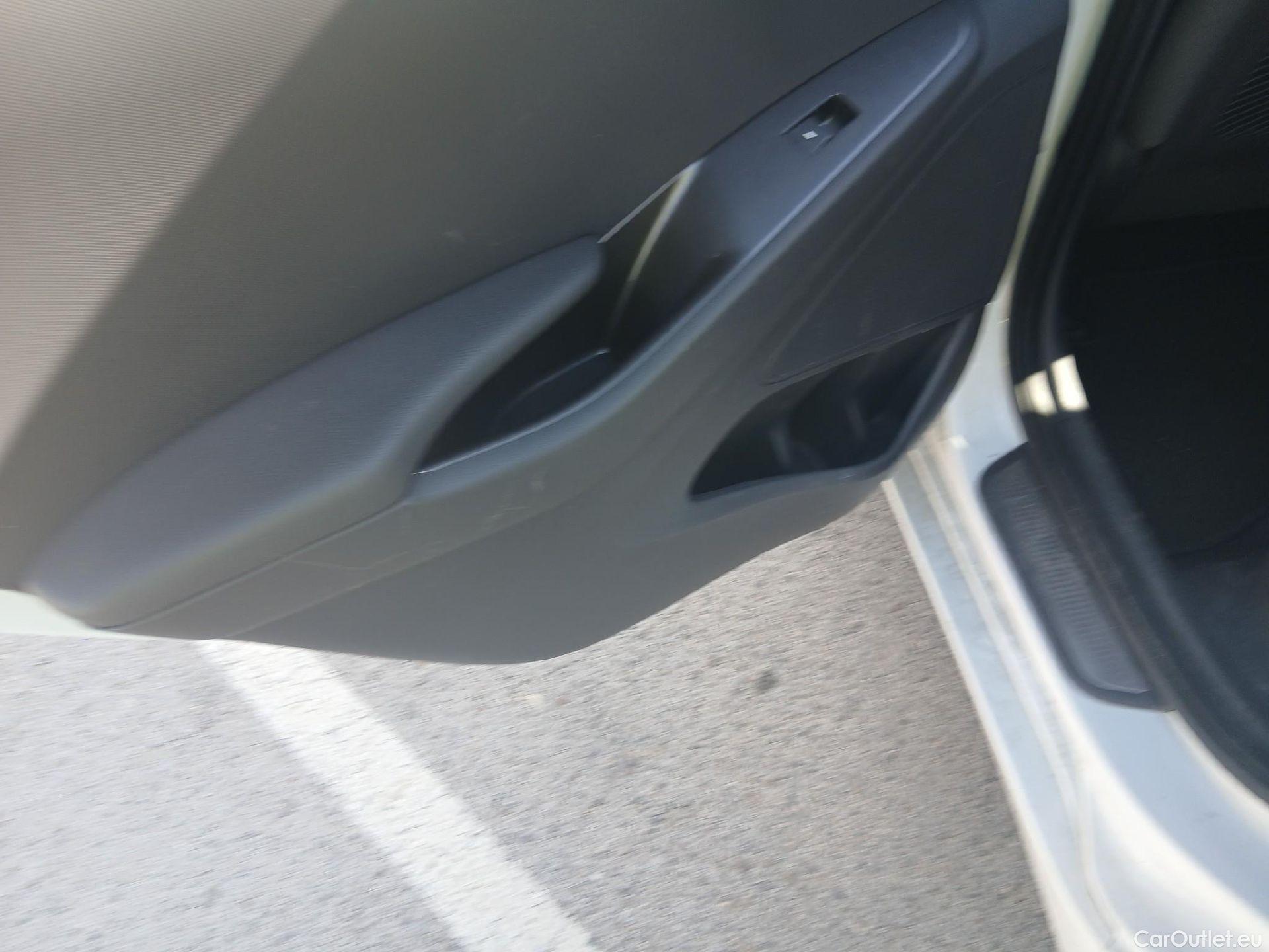  Hyundai   Ioniq HYUNDAI / 2019 / 5P / berlina con portón 1.6 GDI HEV Tecno DCT #6