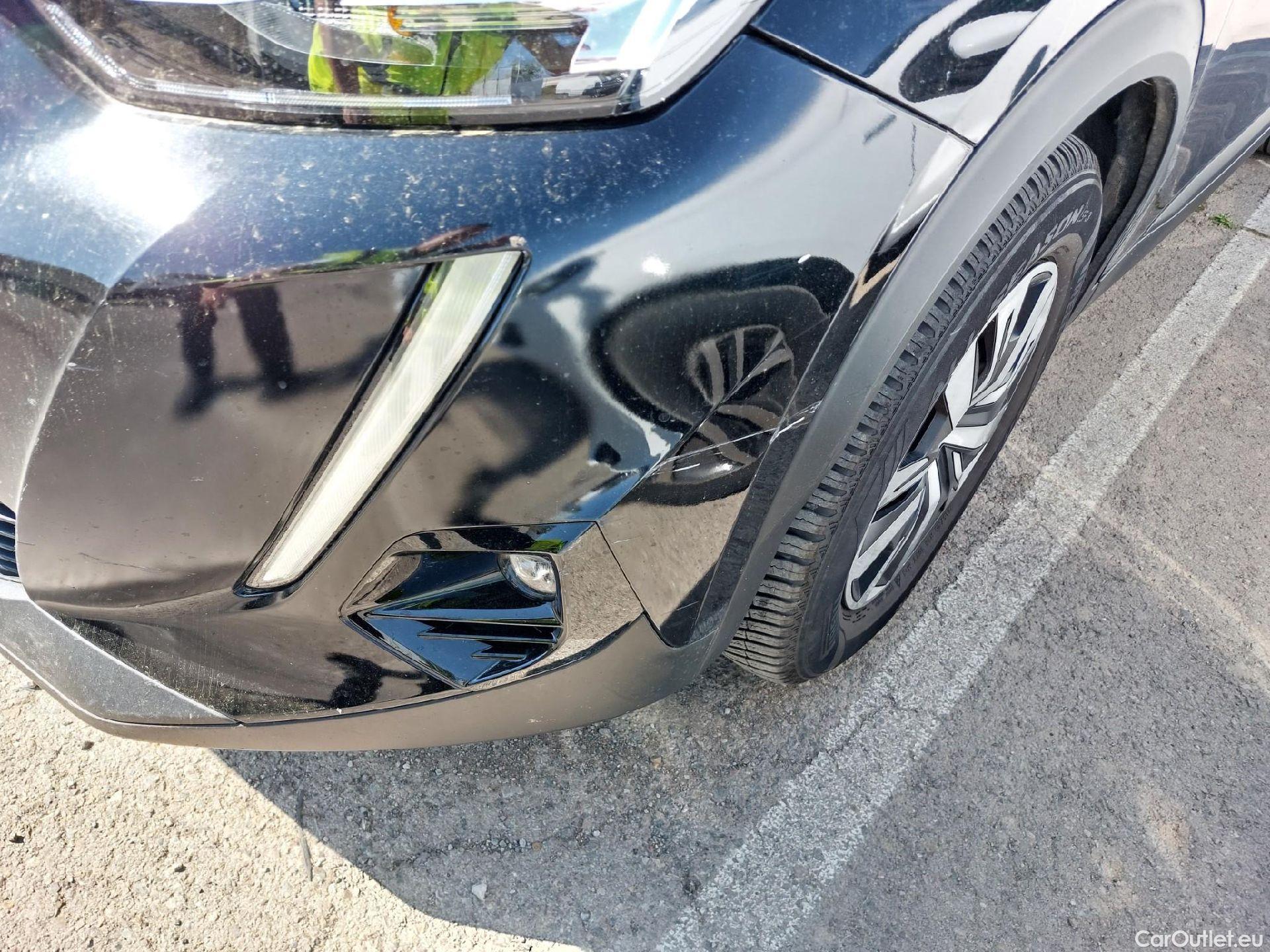  Peugeot  2008 PEUGEOT  / 2019 / 5P / todoterreno Active BlueHDI 81kW (110CV) #3