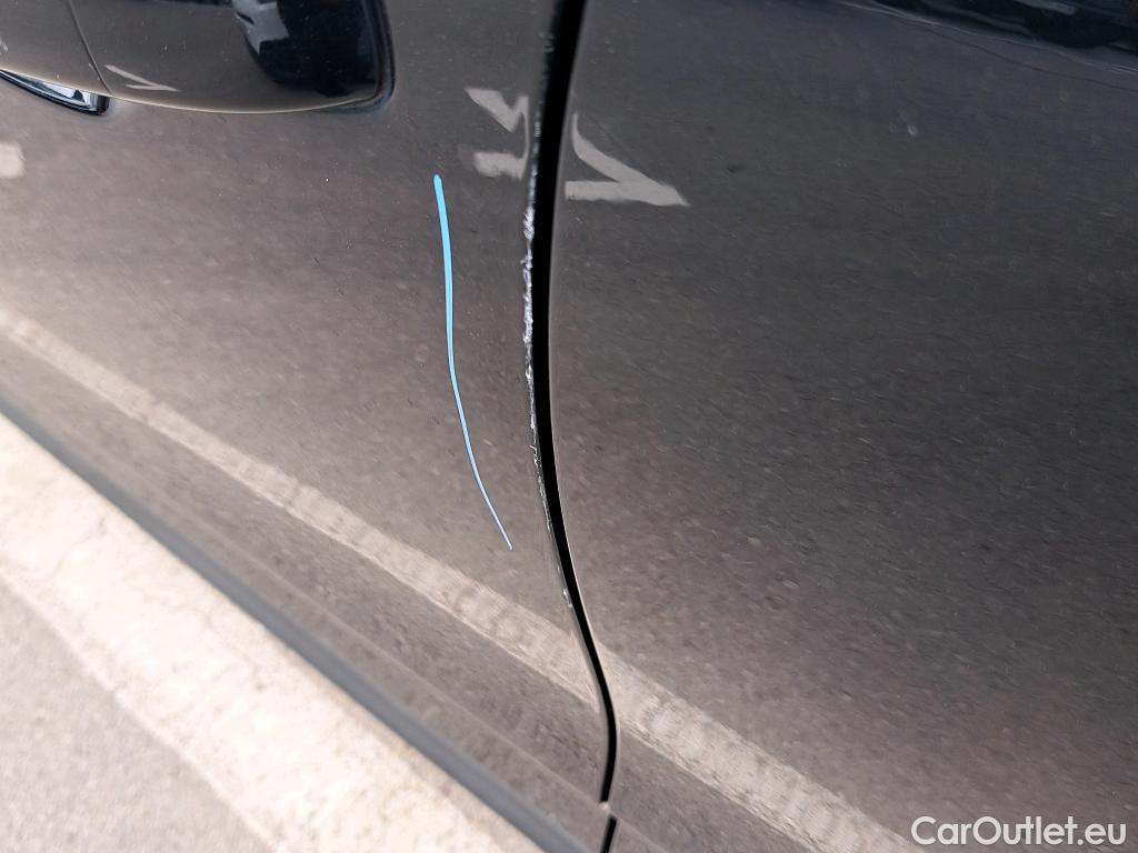  Renault  Clio RENAULT  / 2019 / 5P / berlina con portón Intens TCe 67 kW (91CV) #18