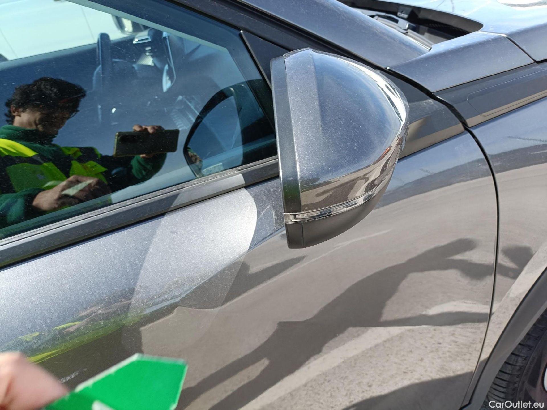  Peugeot  2008 PEUGEOT  / 2019 / 5P / todoterreno Active BlueHDI 81kW (110CV) #39