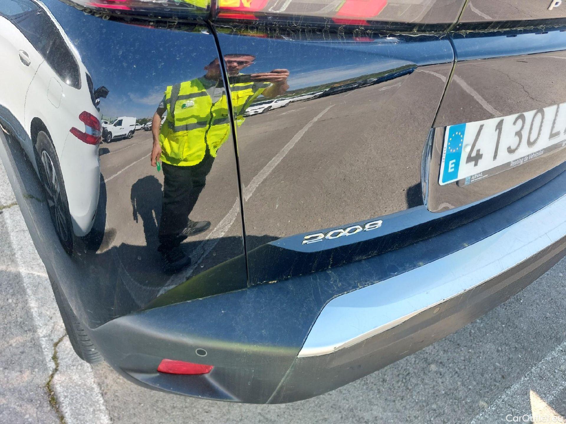  Peugeot  2008 PEUGEOT  / 2019 / 5P / todoterreno Active BlueHDI 81kW (110CV) #27