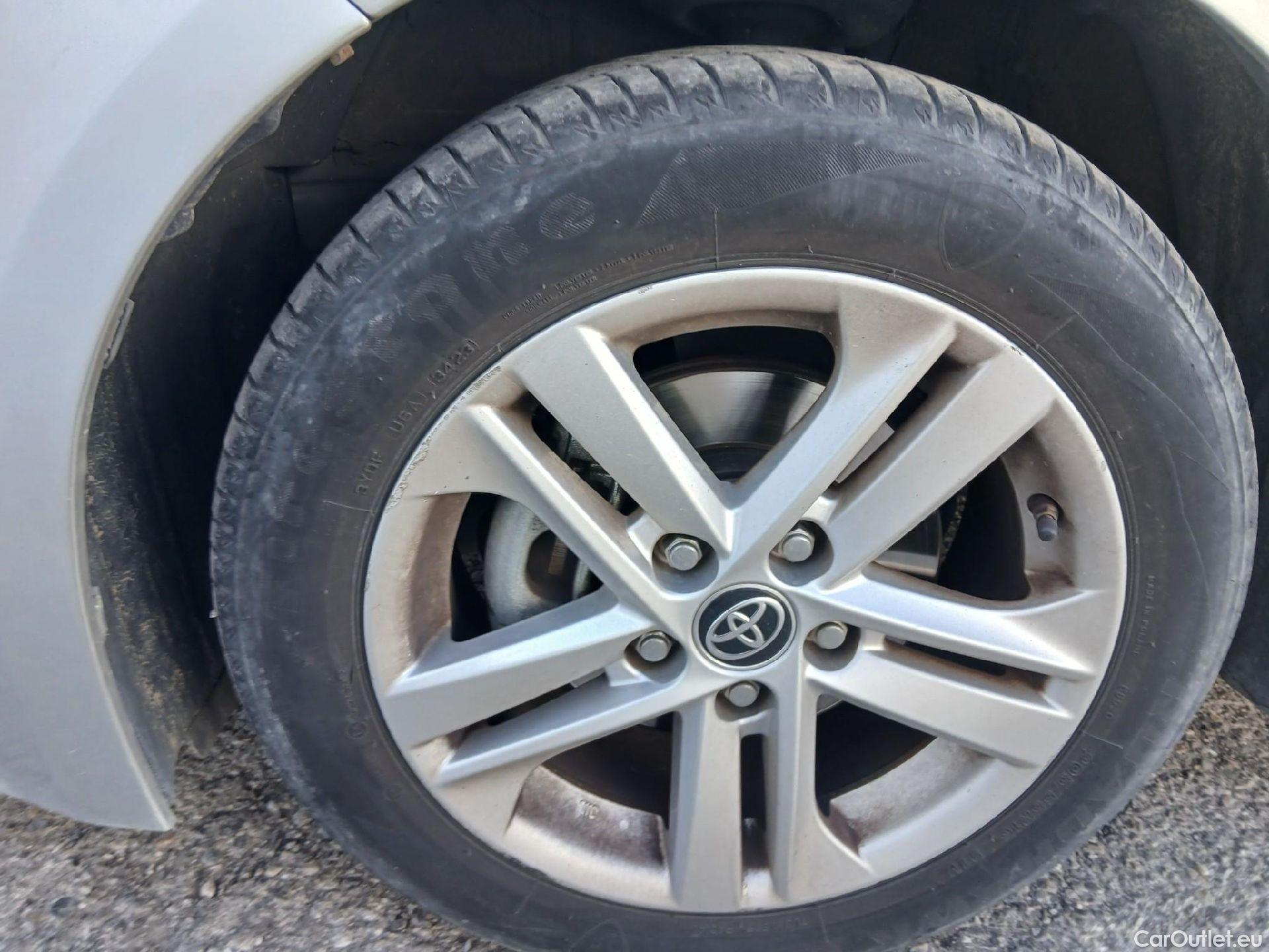  Toyota  Corolla TOYOTA  / 2019 / 5P / familiar 1.8 125H ACTIVE TECH E-CVT TOU SPORT #4