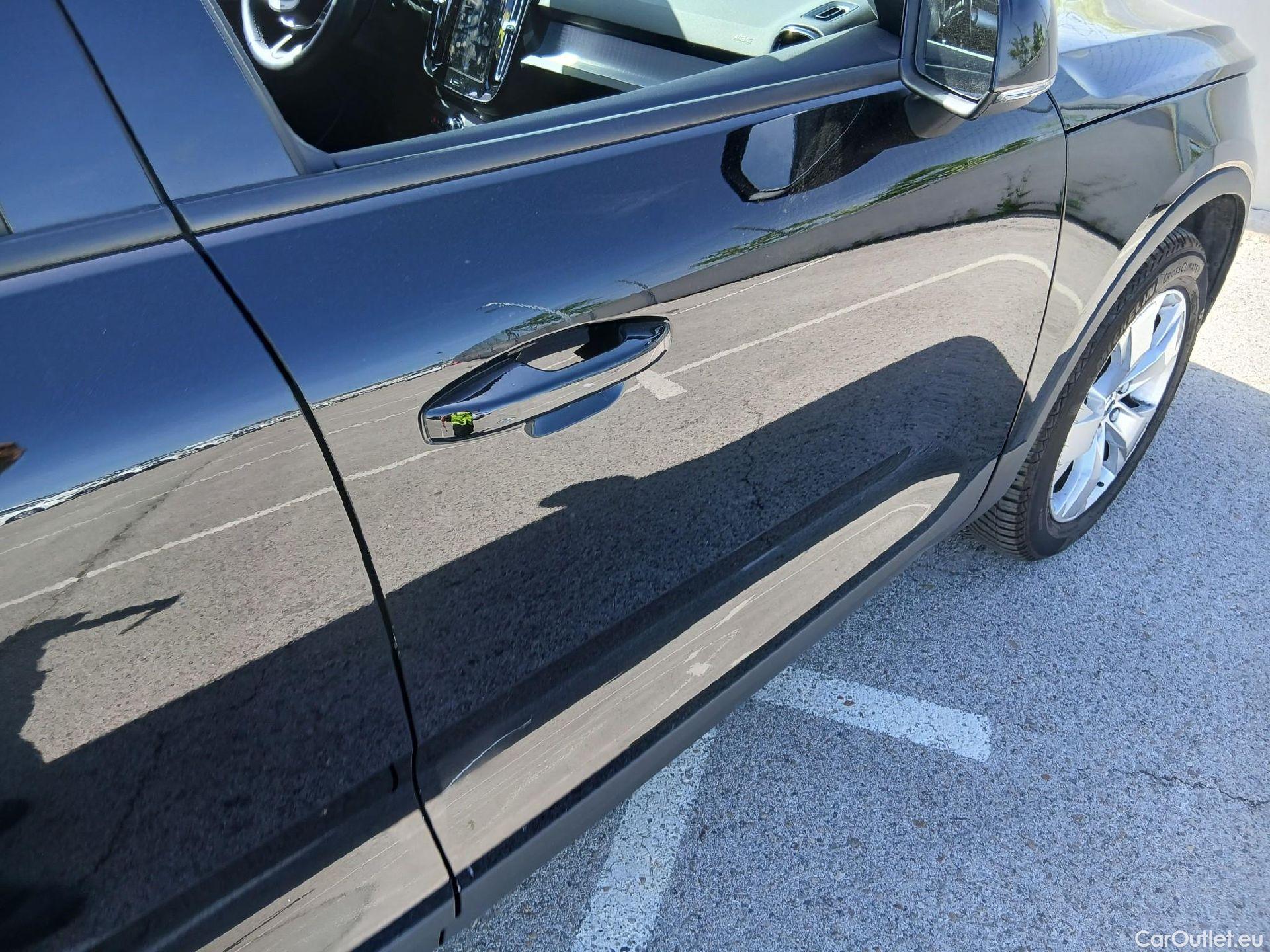  Volvo  XC 40 VOLVO XC40 / 2017 / 5P / todoterreno 1.5 T2 Momentum Pro Auto #29