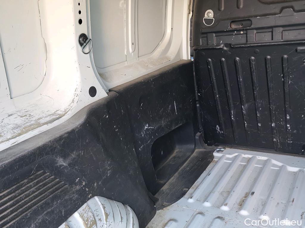  Opel  Combo OPEL  / 3P / 1.6 TD 100 CV Express L H1 650  #40