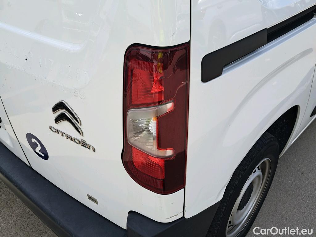  Citroen  Berlingo CITROEN  / 3P / Talla M BlueHDi 100 CV CONTROL  #40