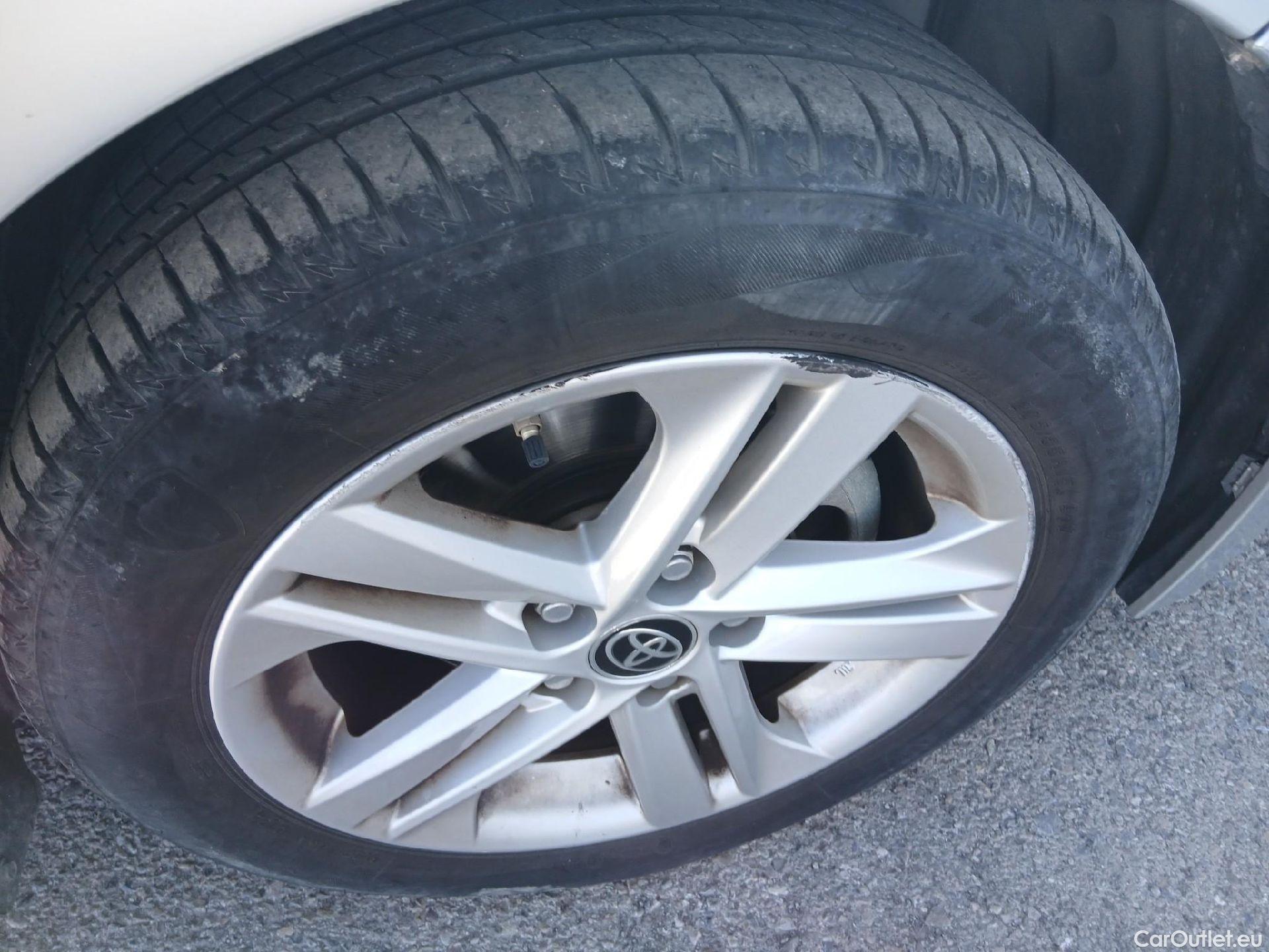  Toyota  Corolla TOYOTA  / 2019 / 5P / familiar 1.8 125H ACTIVE TECH E-CVT TOU SPORT #30