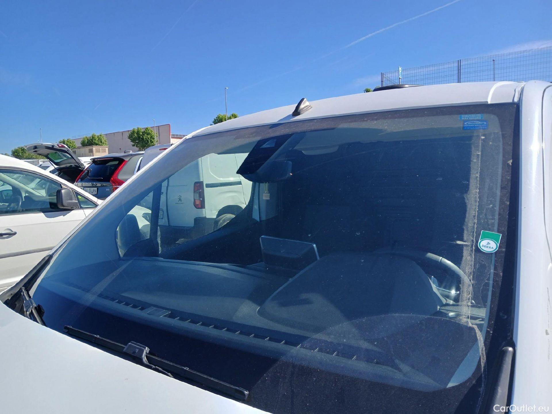  Peugeot  Partner PEUGEOT  / 2018 / 4P / furgón derivado de turismo Premium Long 1000kg BlueHDi 73kW #25