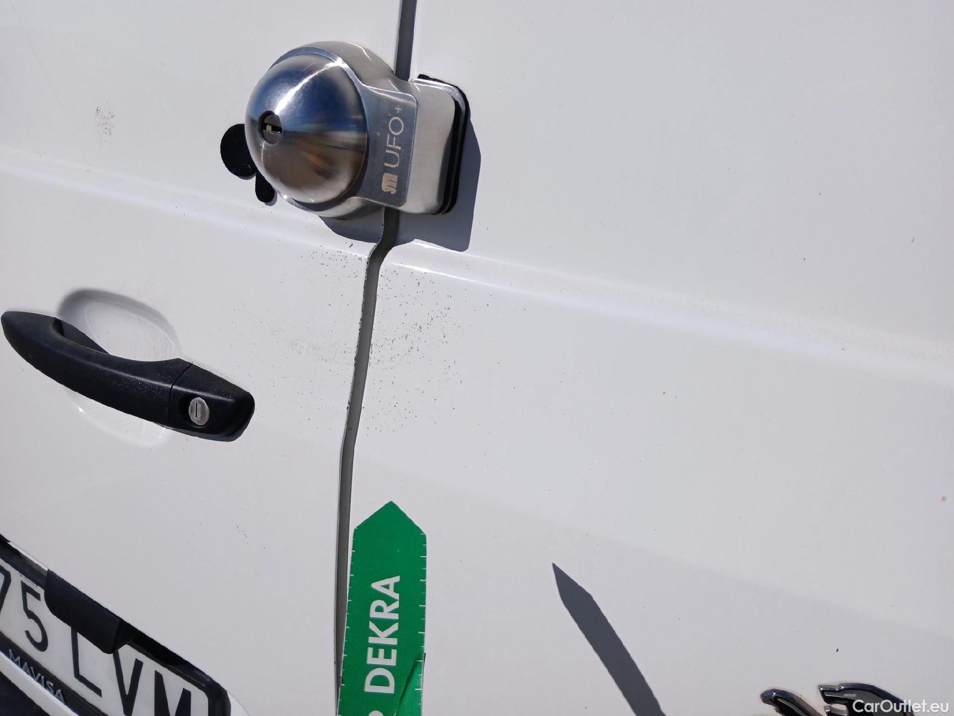  Peugeot  Partner PEUGEOT  / 2018 / 4P / furgón derivado de turismo Premium Long 1000kg BlueHDi 73kW #55
