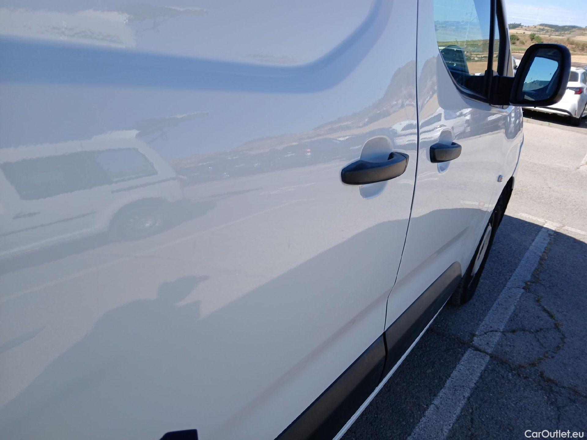  Peugeot  Partner PEUGEOT  / 2018 / 4P / furgón derivado de turismo Premium Long 1000kg BlueHDi 73kW #60