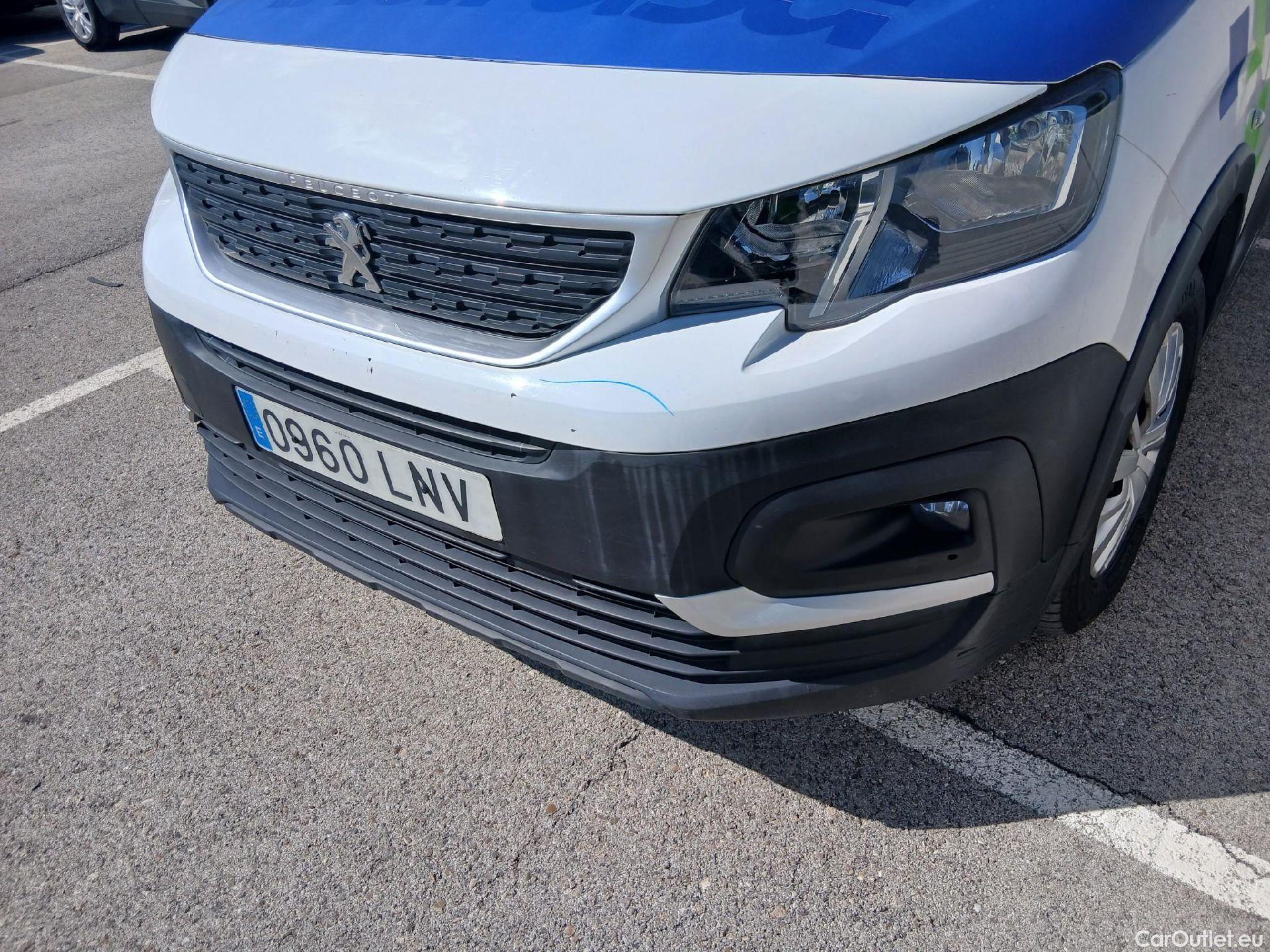  Peugeot  RIFTER PEUGEOT  / 2018 / 4P / combi Active Standard BlueHDi 73kW (IND) #38