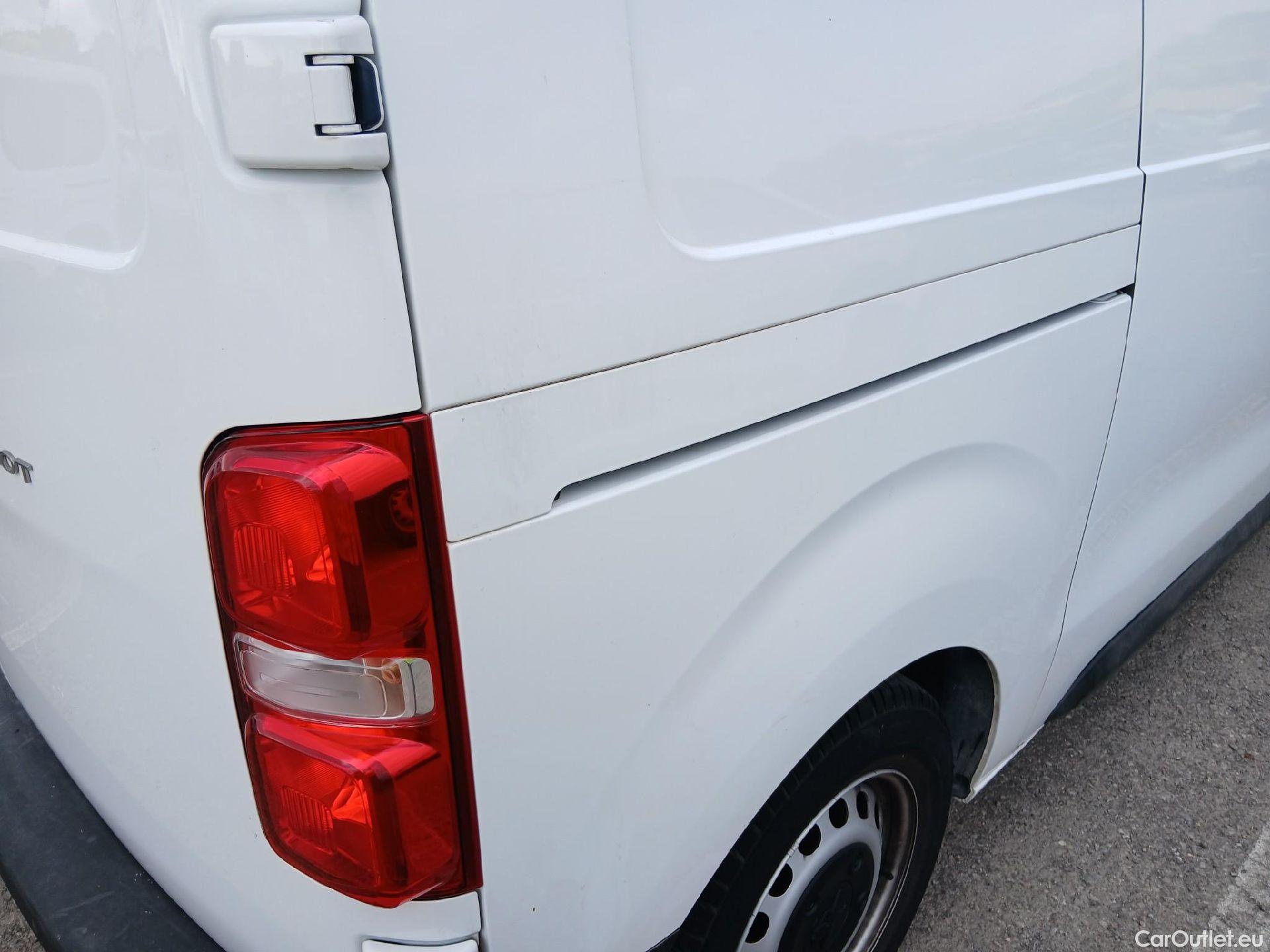  Peugeot  Expert PEUGEOT  / 2016 / 4P / furgón Furgón Premium 1.5 BlueHDi 100 Standard (AC) #18
