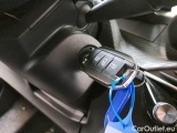  Peugeot  2008 PEUGEOT  / 2019 / 5P / CROSSOVER BLUEHDI 130 EAT8 ALLURE PACK S/S AUT. #70
