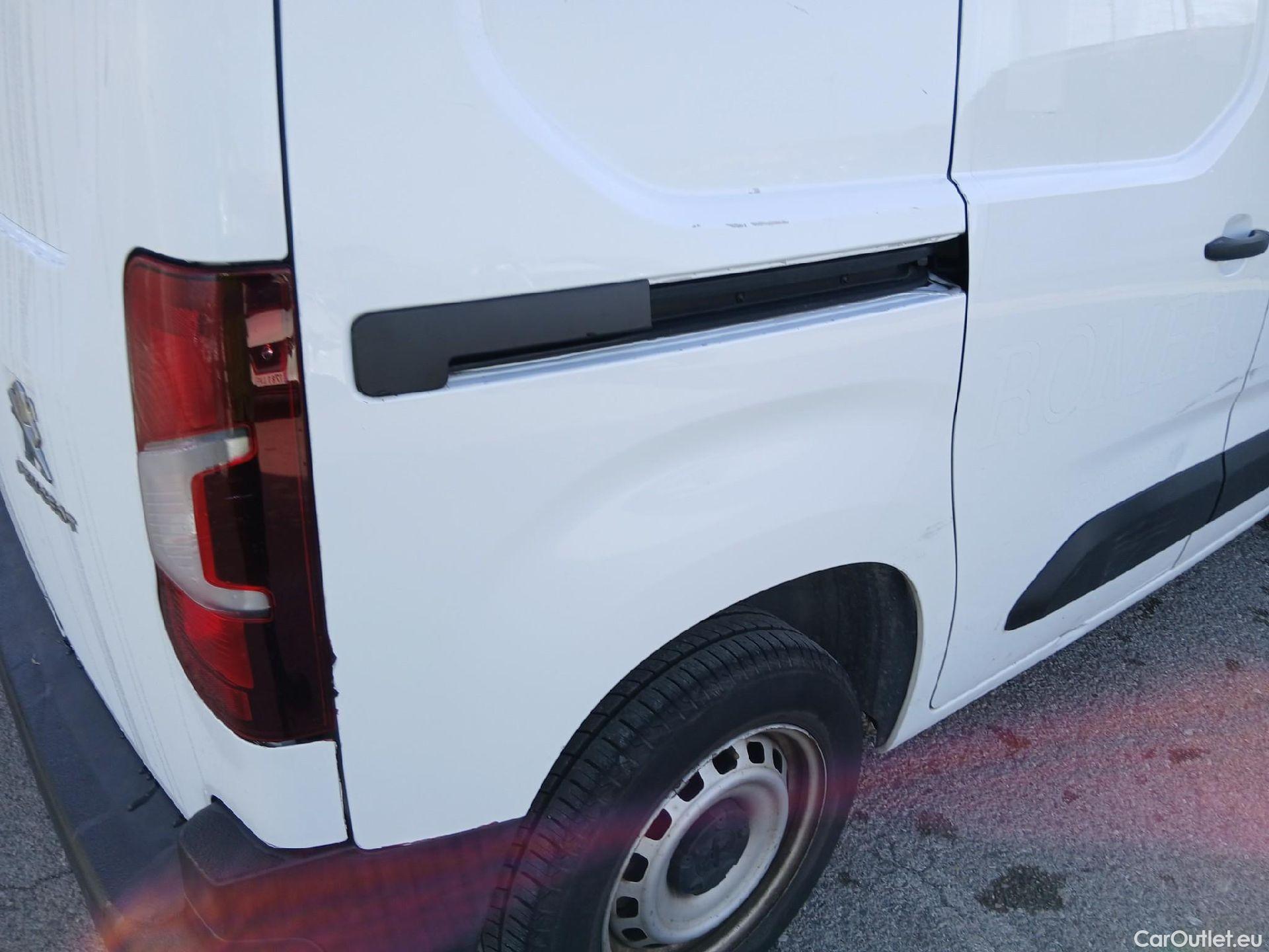  Peugeot  Partner PEUGEOT  / 2018 / 4P / furgón derivado de turismo Premium Standard 600kg BlueHDi 73kW #21