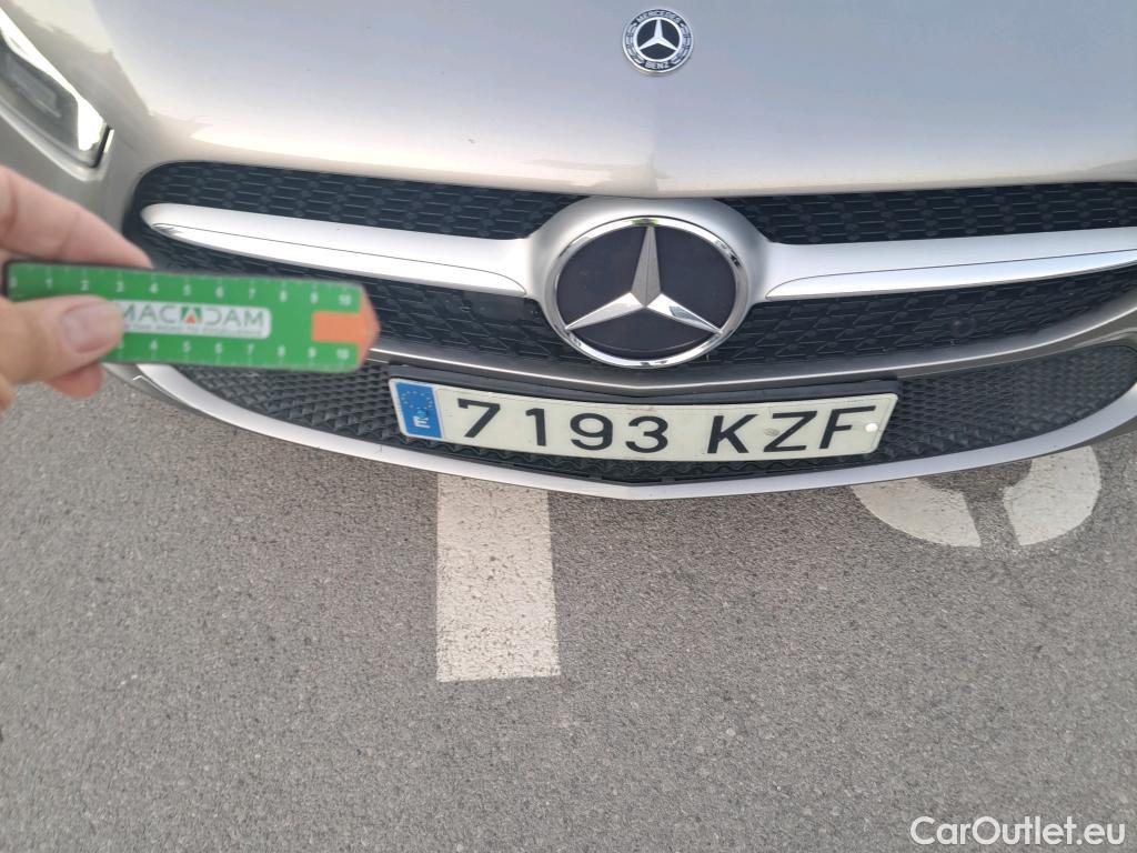  Mercedes  A-Klasse MERCEDES-BENZ Clase A / 2018 / 5P / berlina con portón A 180 d #9