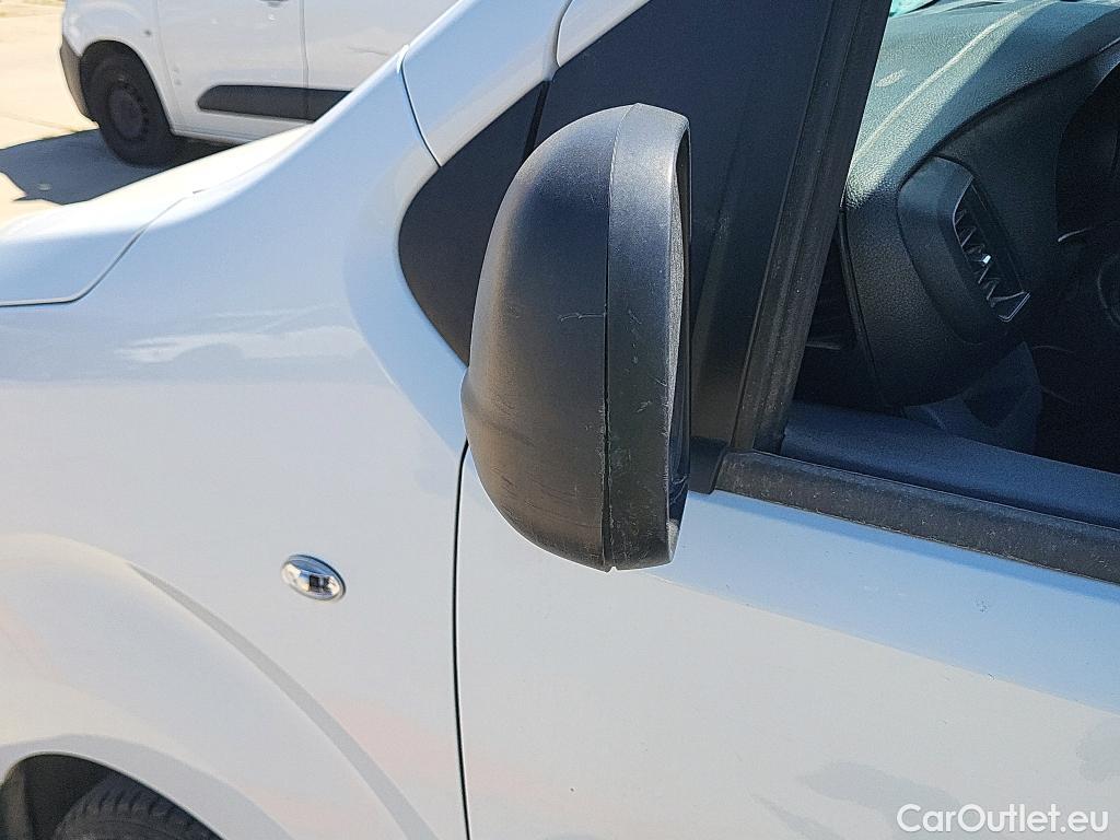  Opel  Vivaro OPEL  / 2019 / 4P / furgón 1.5 Diésel 88kW (120CV) M Std Express #35