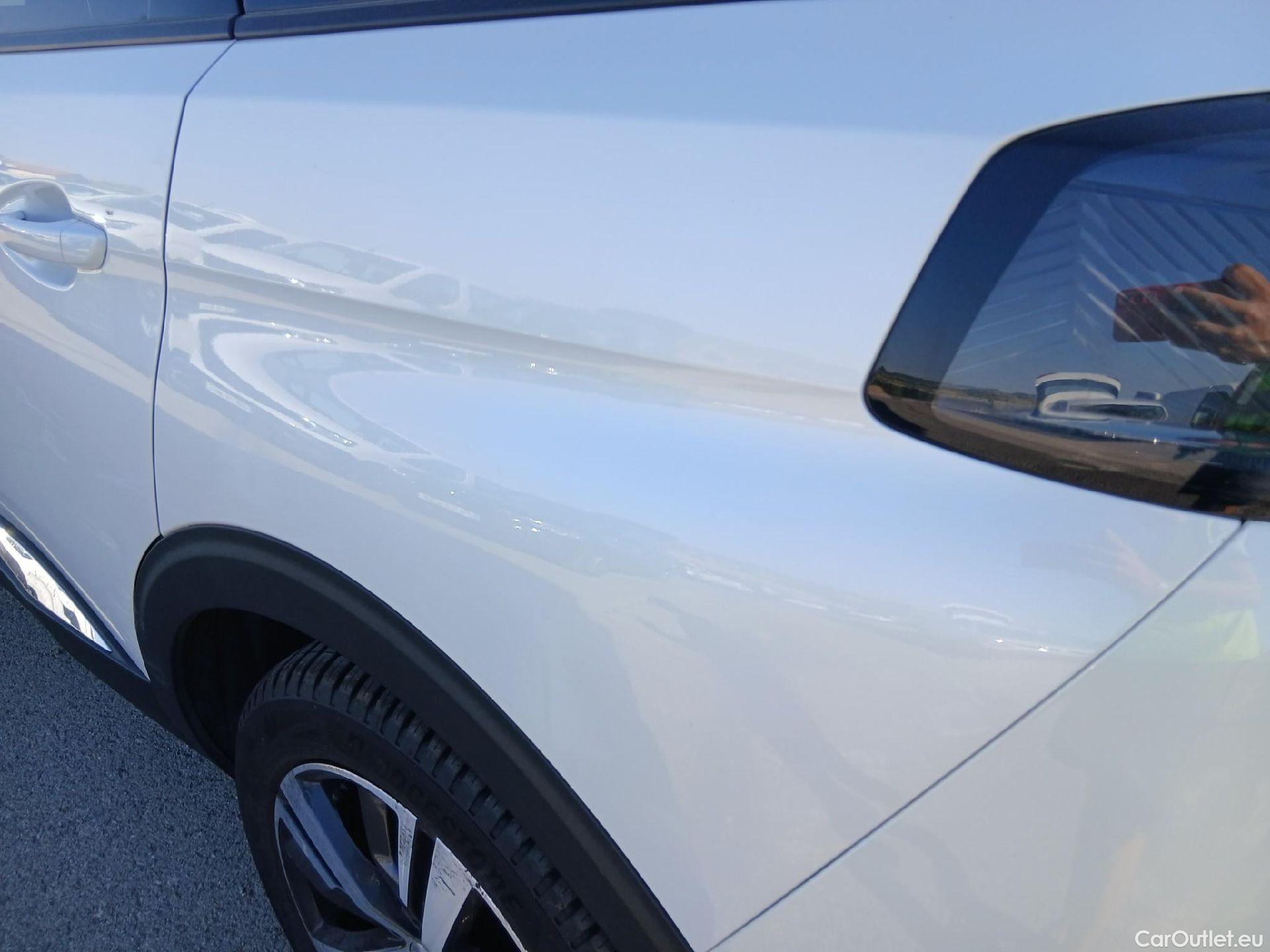  Peugeot  5008 PEUGEOT  / 2020 / 5P / todoterreno 2.0 BlueHDi 133kW S&S Allure Pack EAT8 #15