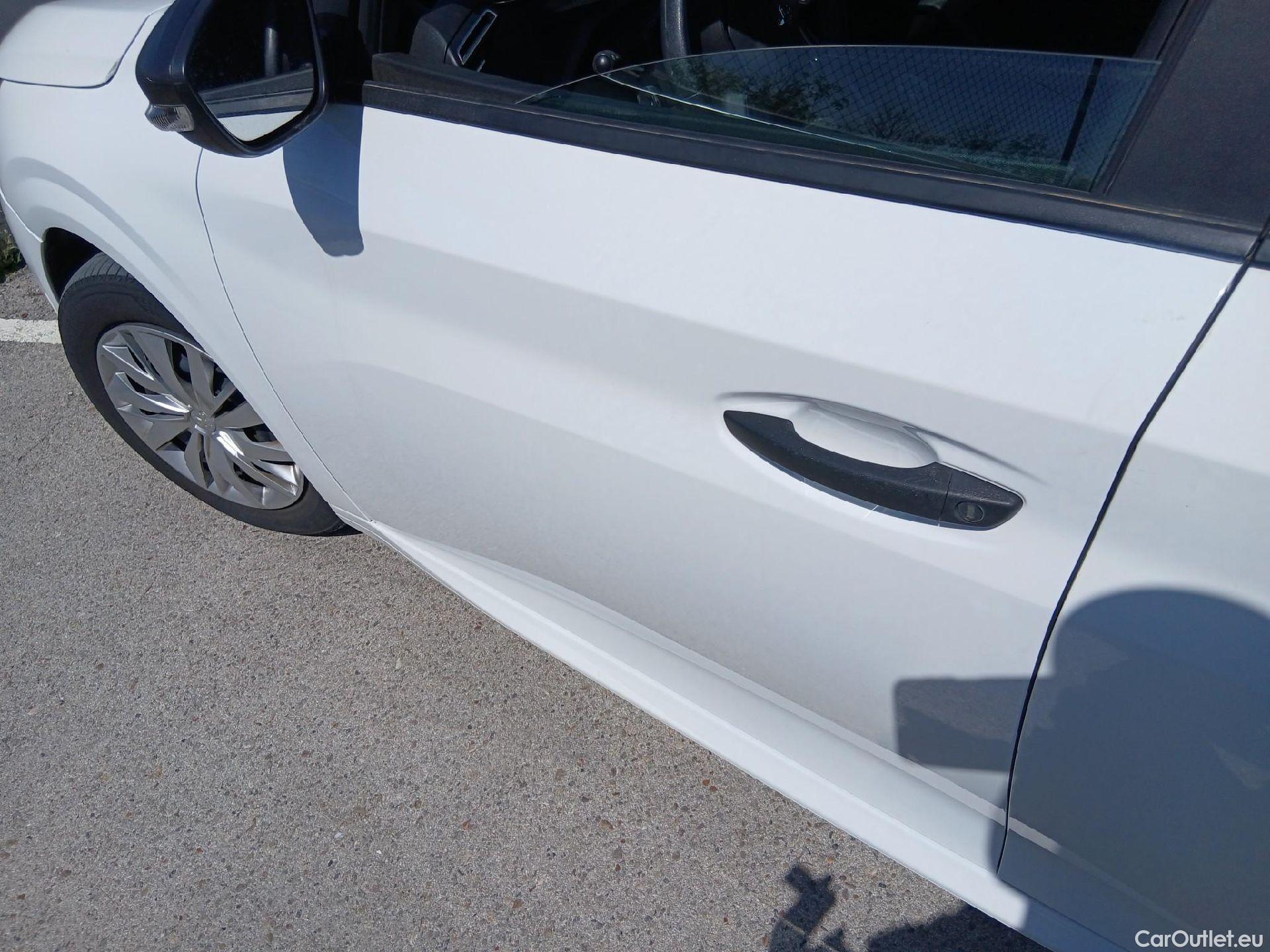  Peugeot  208 PEUGEOT  / 2019 / 5P / berlina con portón PureTech 55kW (75CV) Like #7