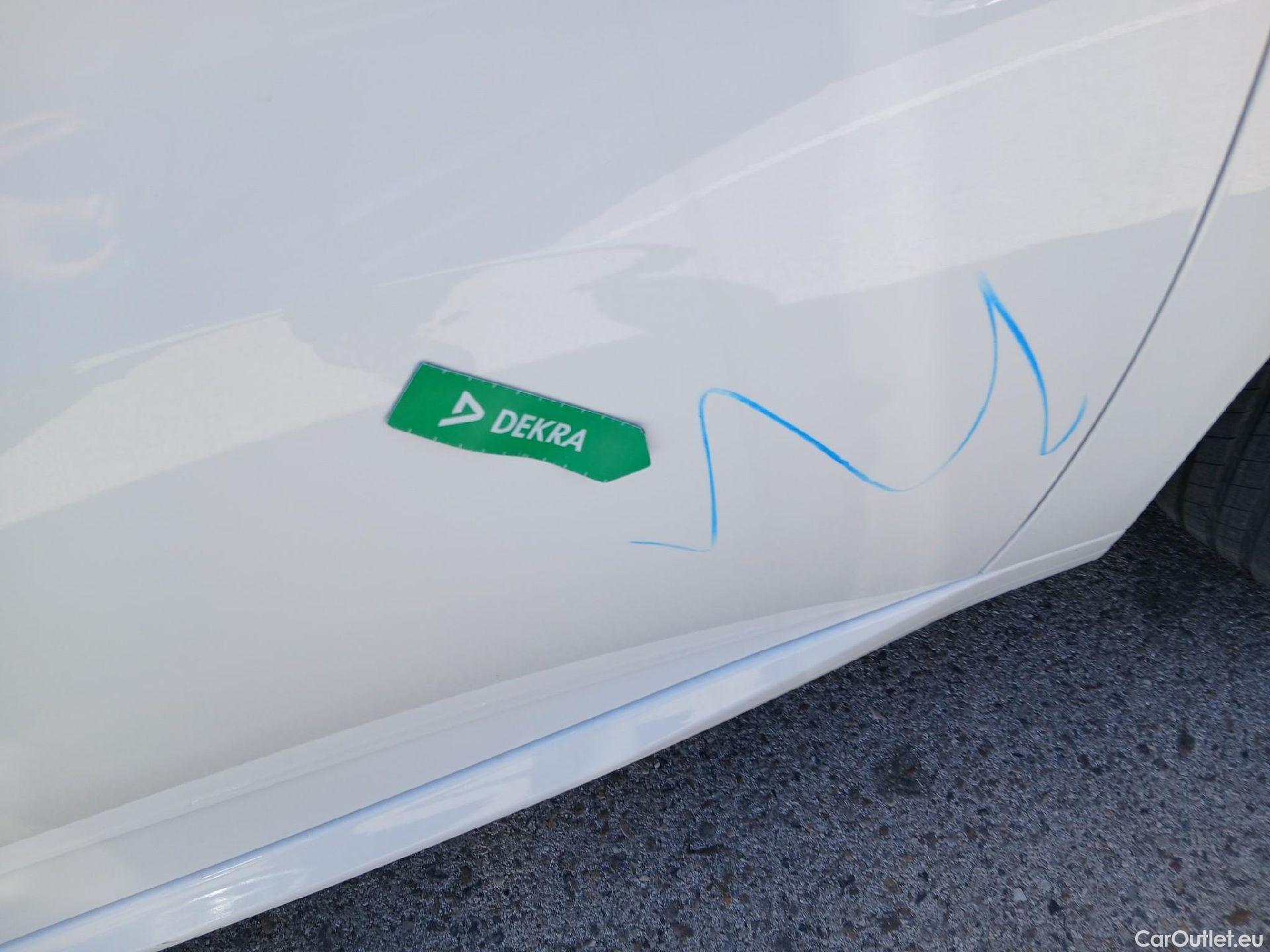  Peugeot  208 PEUGEOT  / 2019 / 5P / berlina con portón PureTech 55kW (75CV) Like #26
