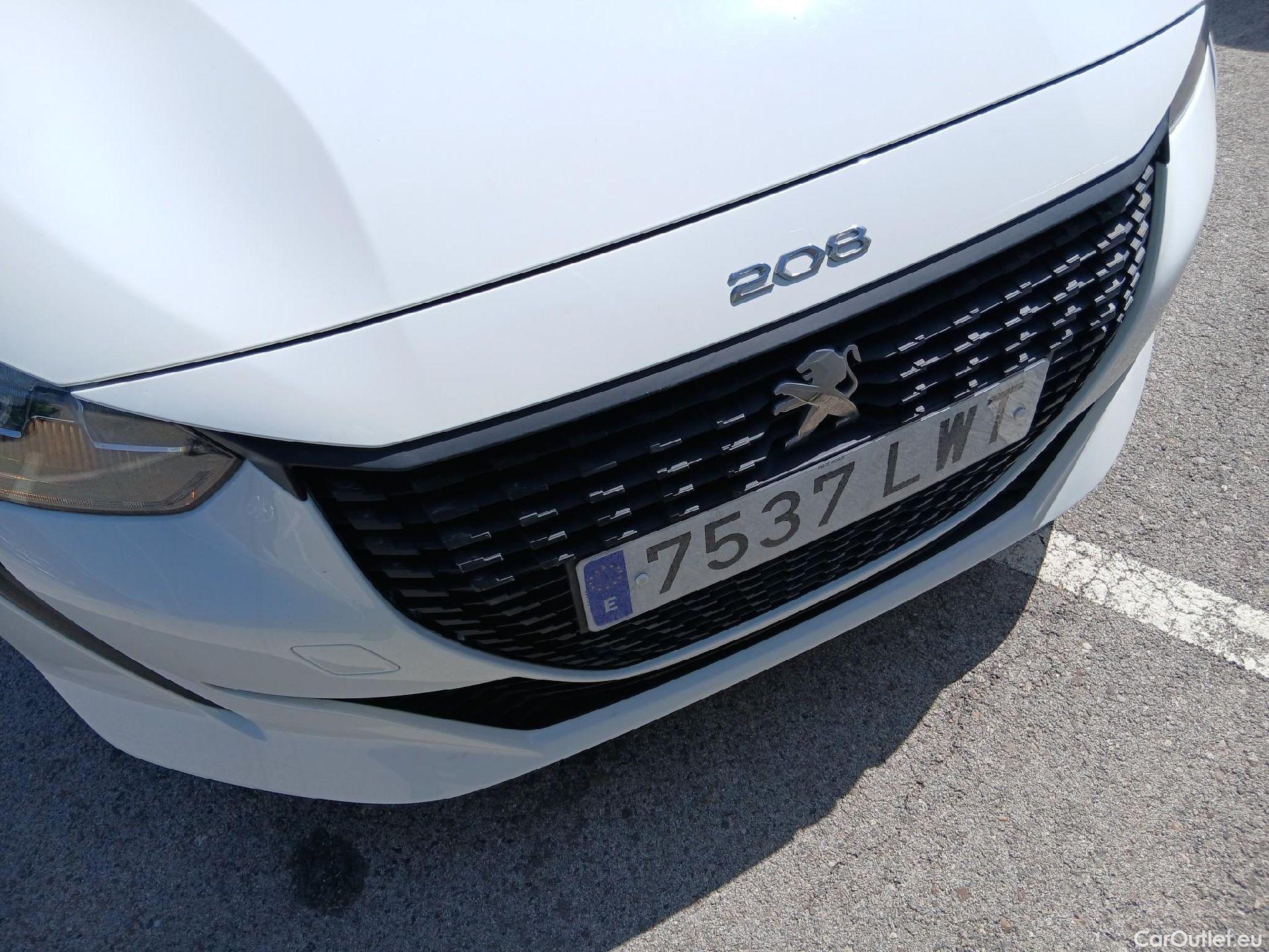  Peugeot  208 PEUGEOT  / 2019 / 5P / berlina con portón PureTech 55kW (75CV) Like #4