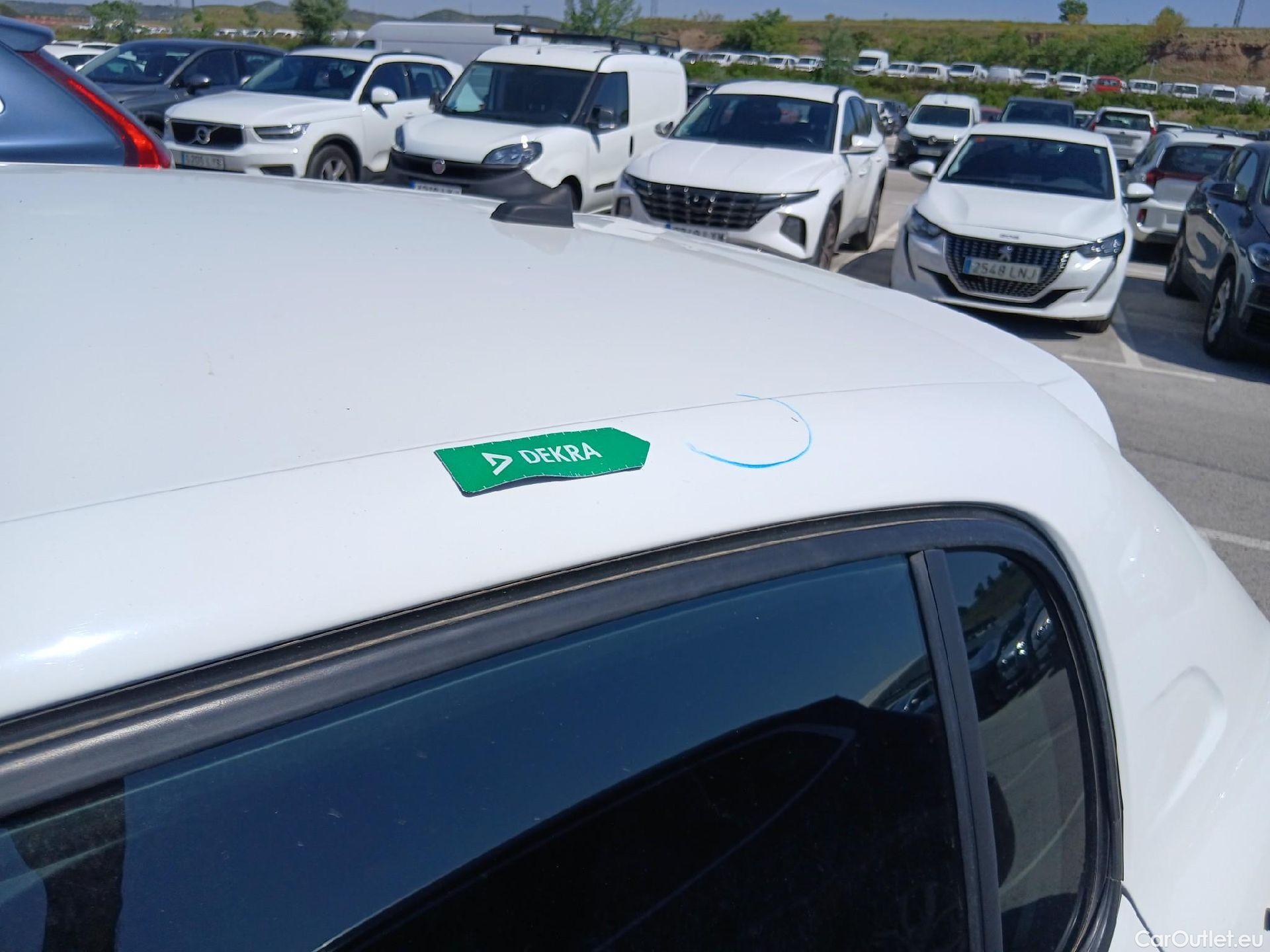  Peugeot  208 PEUGEOT  / 2019 / 5P / berlina con portón PureTech 55kW (75CV) Like #5
