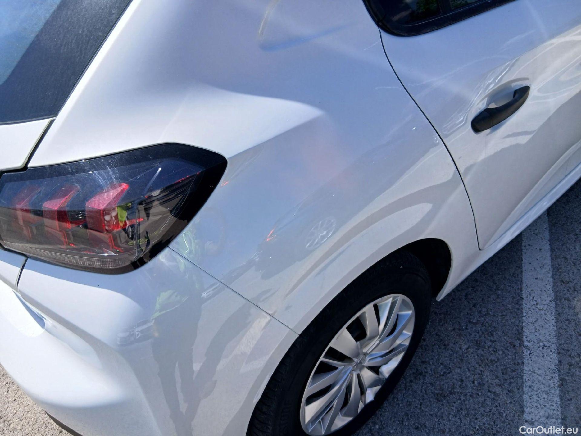  Peugeot  208 PEUGEOT  / 2019 / 5P / berlina con portón PureTech 55kW (75CV) Like #23