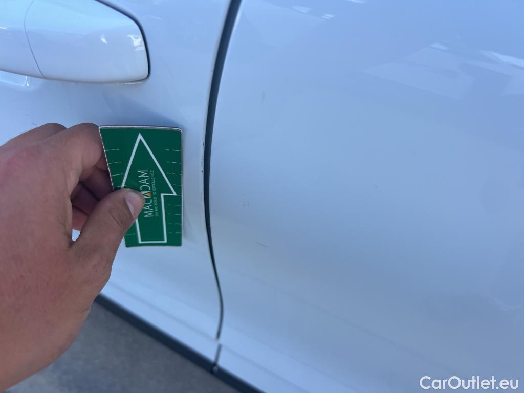  Renault  Clio RENAULT  / 2019 / 5P / berlina con portón Intens TCe 67 kW (91CV) (AC) #4