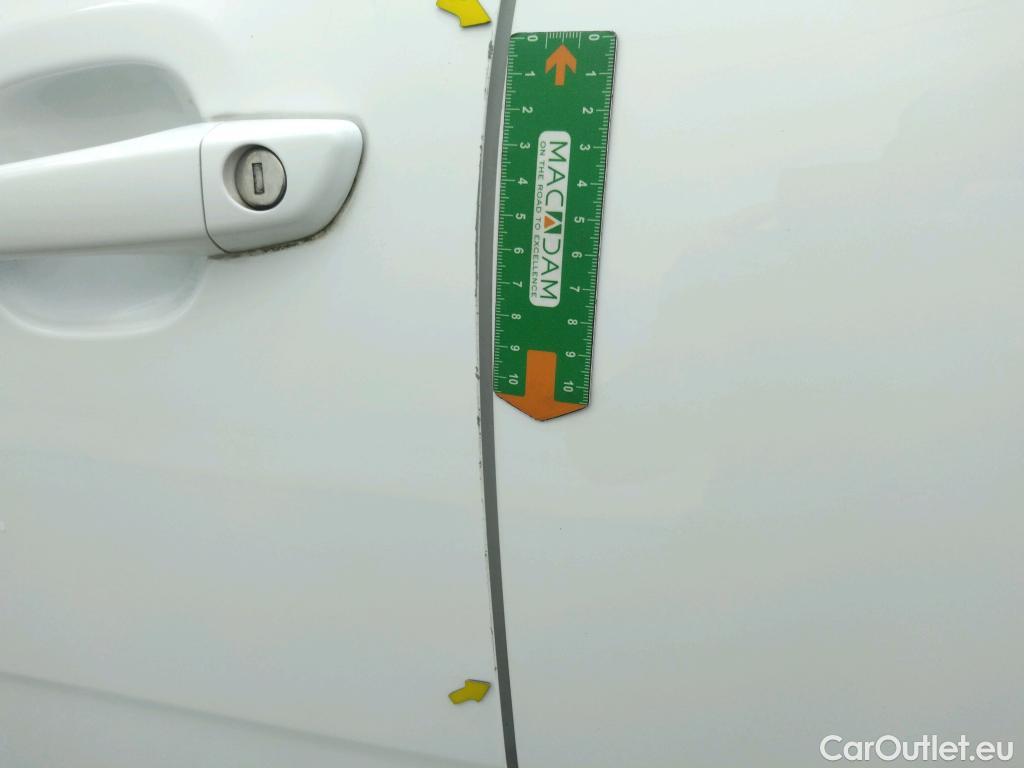  Citroen  C3  Société Feel 1.5 BlueHDI 100CV BVM6 E6d #9