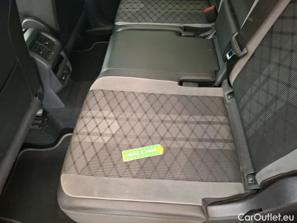  Volkswagen  Tiguan VOLKSWAGEN  Allspace / 2021 / 5P / SUV 2.0 TDI 200 DSG7 R-Line 4Motion #14
