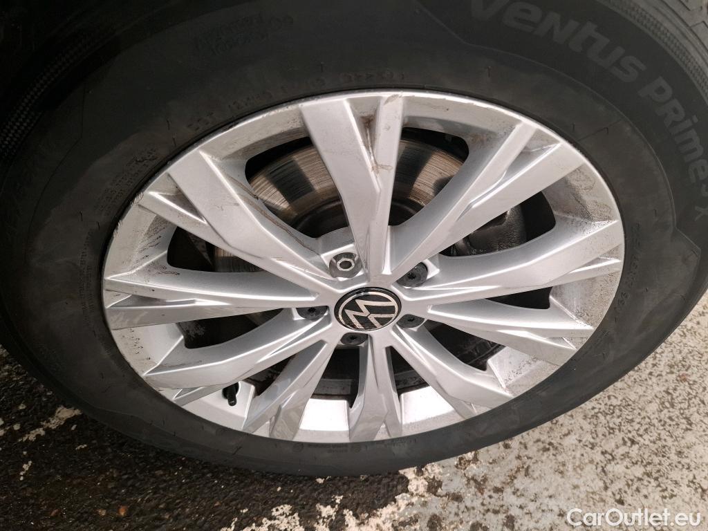 Volkswagen  Tiguan VOLKSWAGEN  / 2020 / 5P / SUV 2.0 TDI 150 DSG7 Life Business #27
