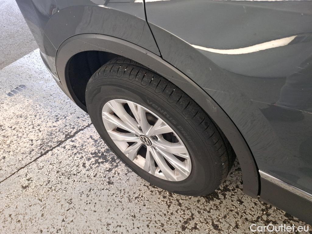  Volkswagen  Tiguan VOLKSWAGEN  / 2020 / 5P / SUV 2.0 TDI 150 DSG7 Life Business #38