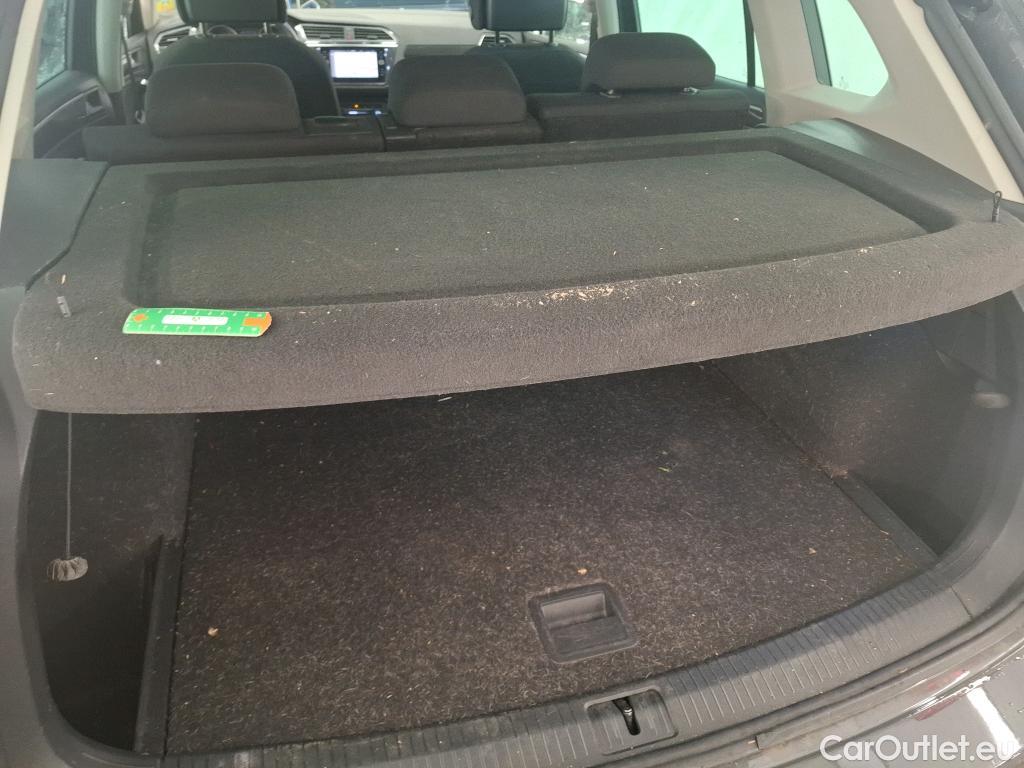  Volkswagen  Tiguan VOLKSWAGEN  / 2020 / 5P / SUV 2.0 TDI 150 DSG7 Life Business #6