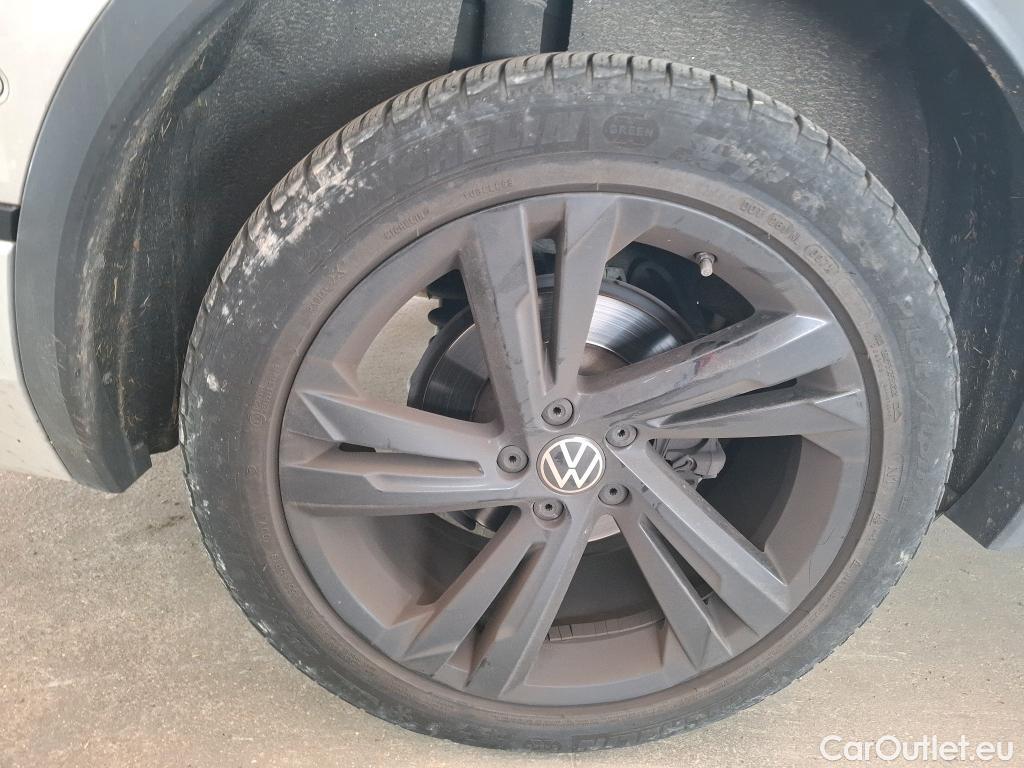  Volkswagen  Tiguan VOLKSWAGEN  Allspace / 2021 / 5P / SUV 2.0 TDI 200 DSG7 R-Line 4Motion #2