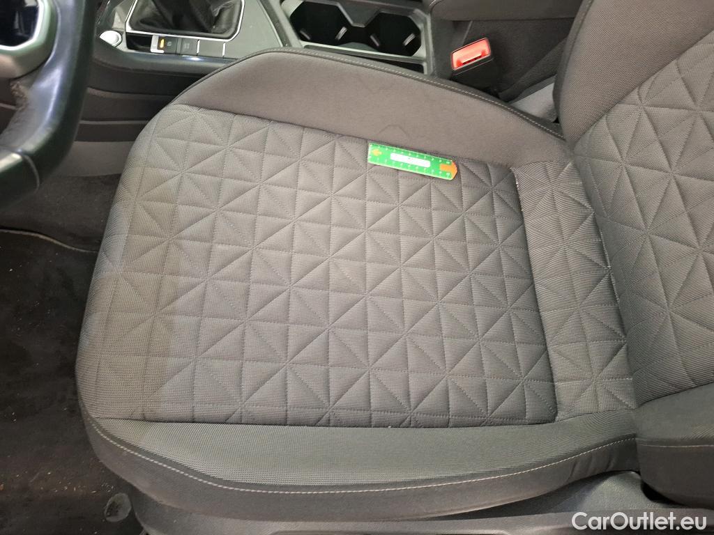  Volkswagen  Tiguan VOLKSWAGEN  / 2020 / 5P / SUV 2.0 TDI 150 DSG7 Life Business #29