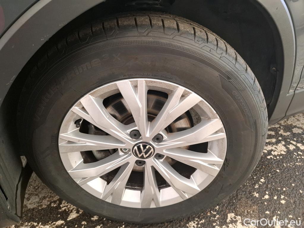  Volkswagen  Tiguan VOLKSWAGEN  / 2020 / 5P / SUV 2.0 TDI 150 DSG7 Life Business #35