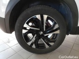  Peugeot  2008 PEUGEOT  / 2019 / 5P / CROSSOVER BLUEHDI 130 EAT8 ALLURE S/S AUT. #18