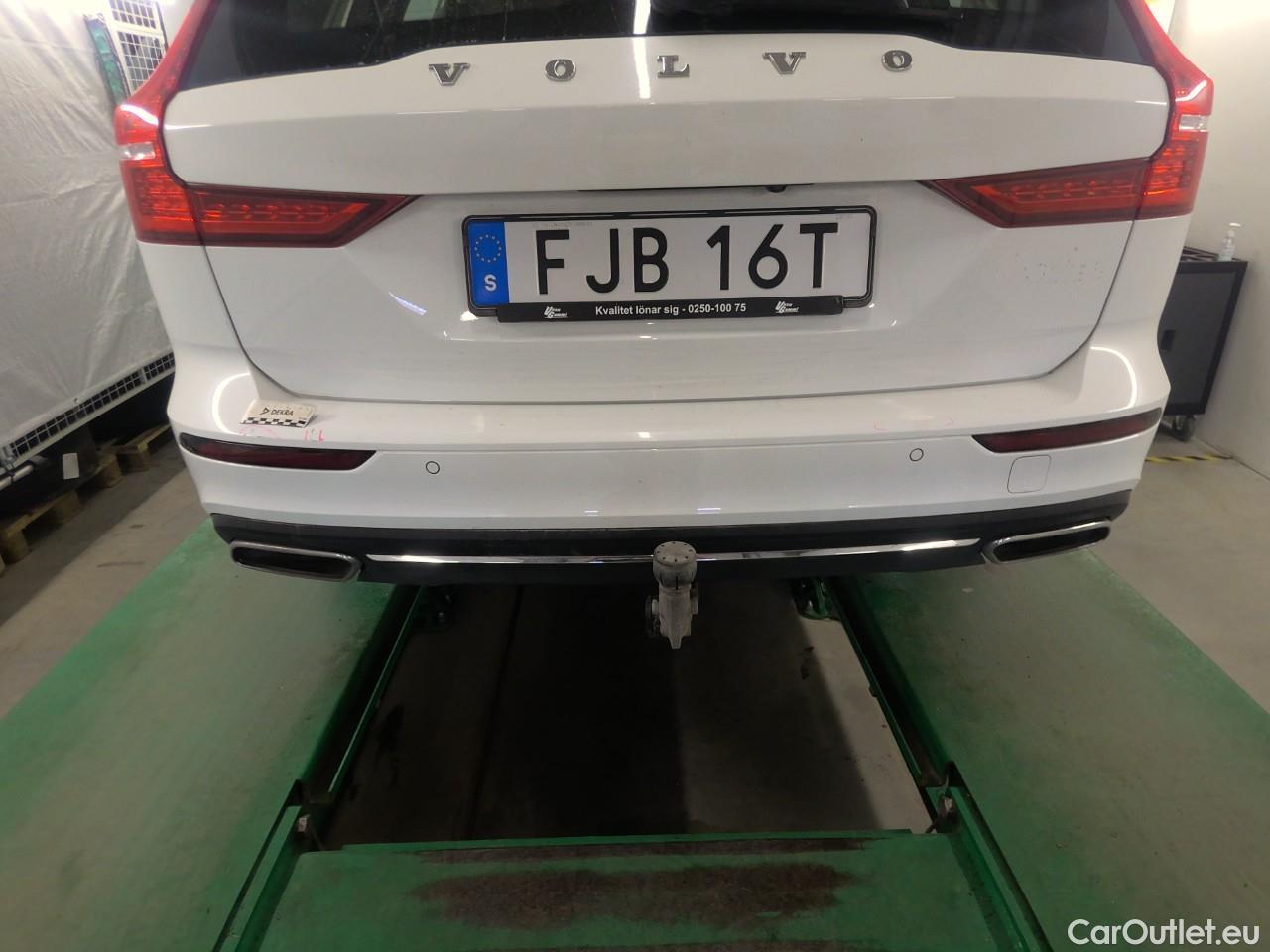  Volvo  V60  T6 350 Ins.Ex.Rec. AWD Aut #2