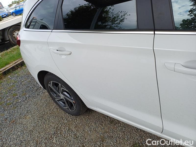  Hyundai  i30  (PD)(01.2017  ->)  kom.1.0TGDI 120 Smart #12