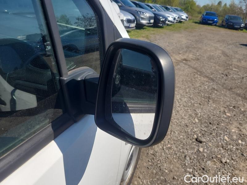  Peugeot  Partner   (2018) Part.1.5BHDI 75 L1 Active 4d #17