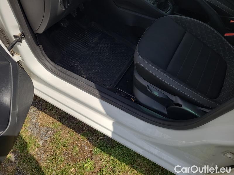  Skoda  Fabia  Combi (2015) Com.1.0TSI 70 Ambition 5d #4