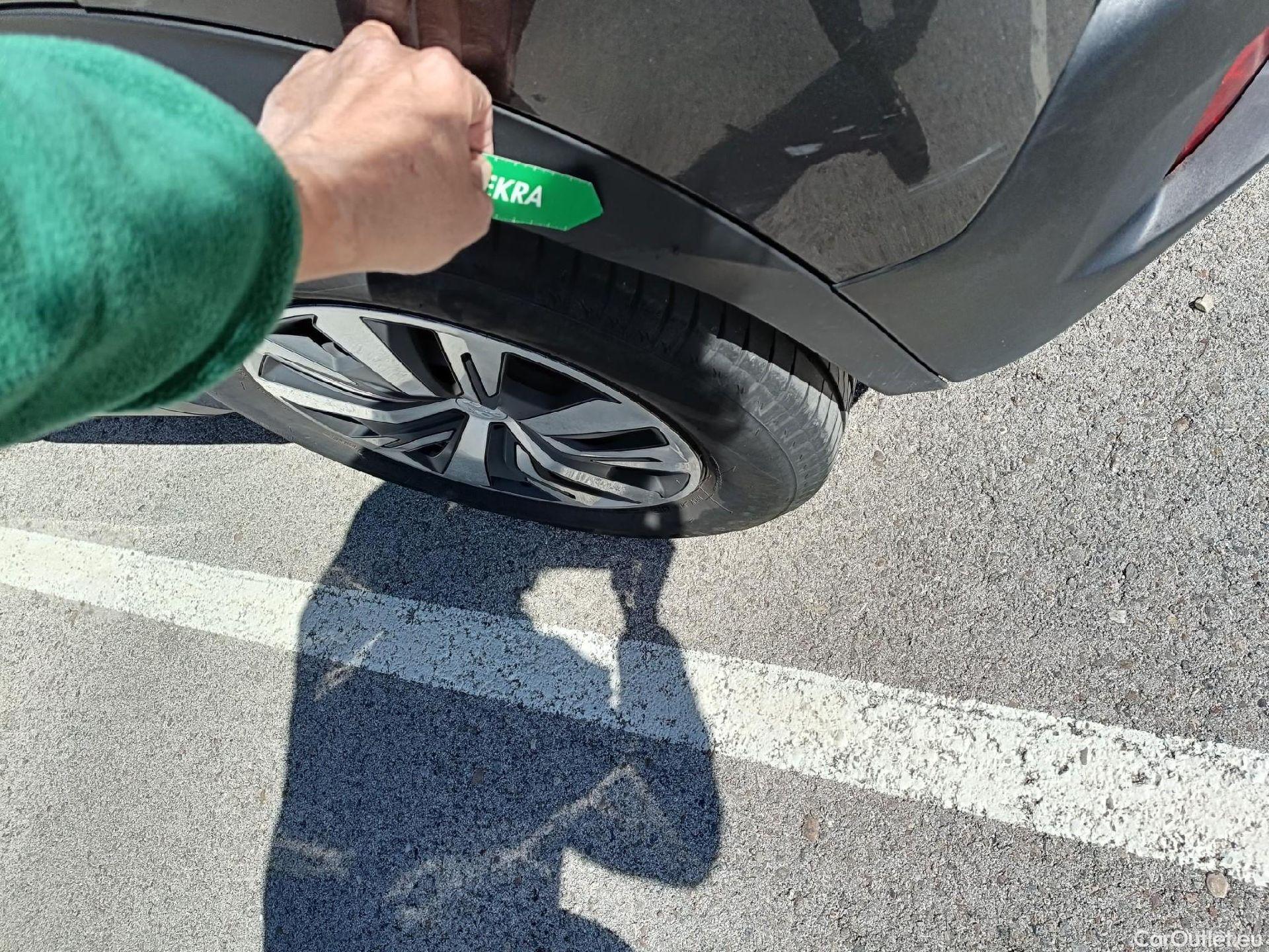  Peugeot  2008 PEUGEOT  / 2019 / 5P / todoterreno Active BlueHDI 81kW (110CV) #22