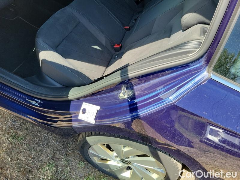  Volkswagen  Golf  VIII Variant (CG5) 2020 Var.2.0TDI 110 Style 5d #20