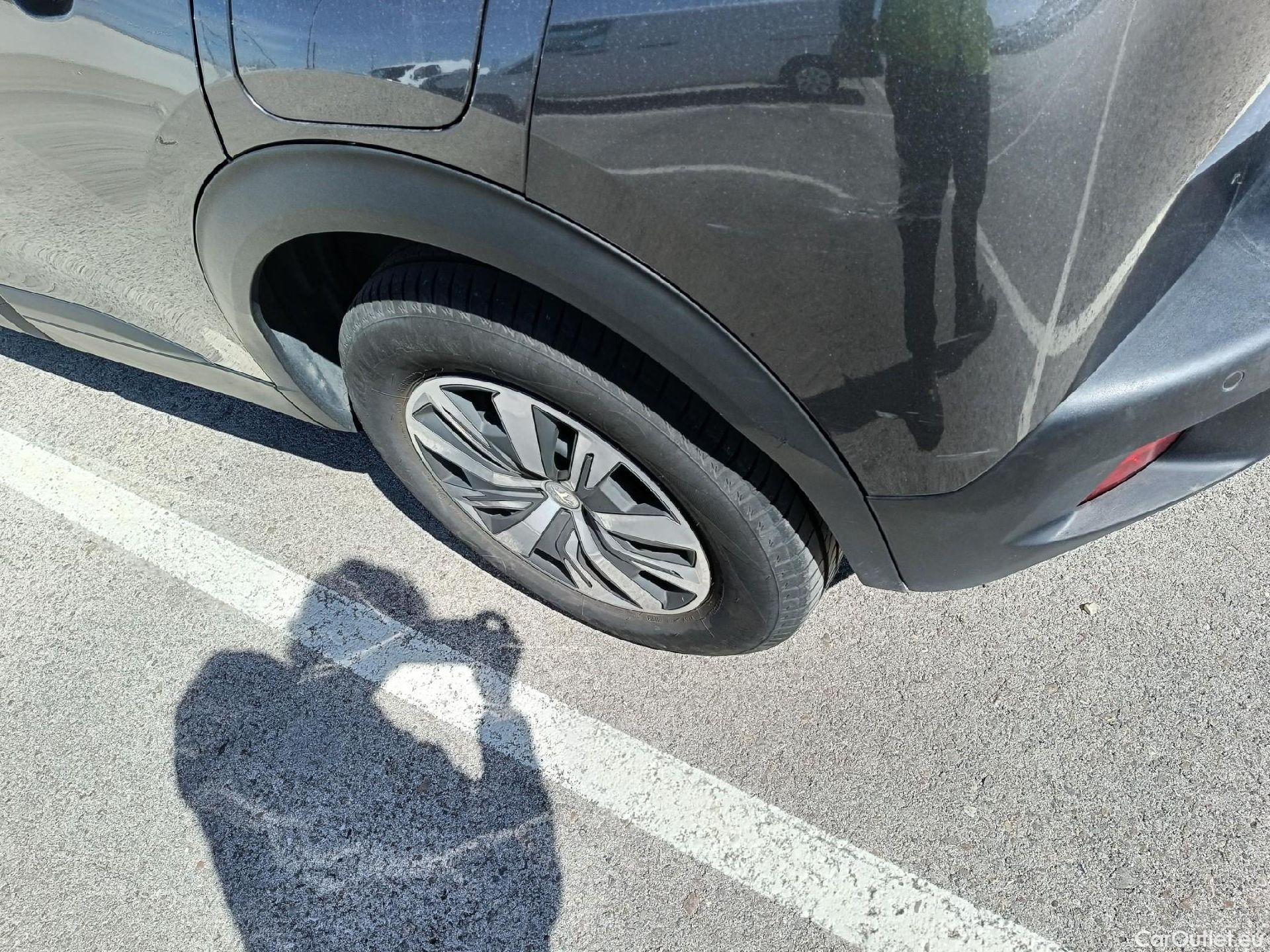  Peugeot  2008 PEUGEOT  / 2019 / 5P / todoterreno Active BlueHDI 81kW (110CV) #23