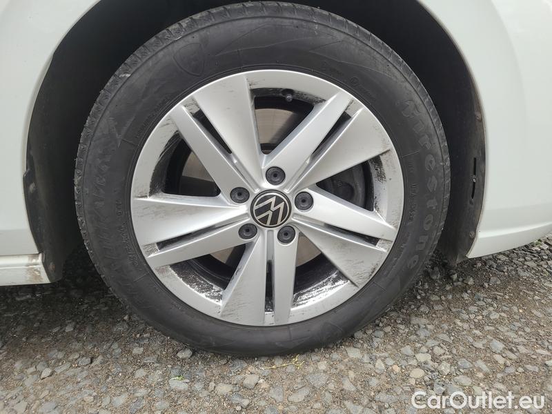 Volkswagen  Golf  VIII (CD1) (2019) Var.2.0TDI 85 Life 5d #15