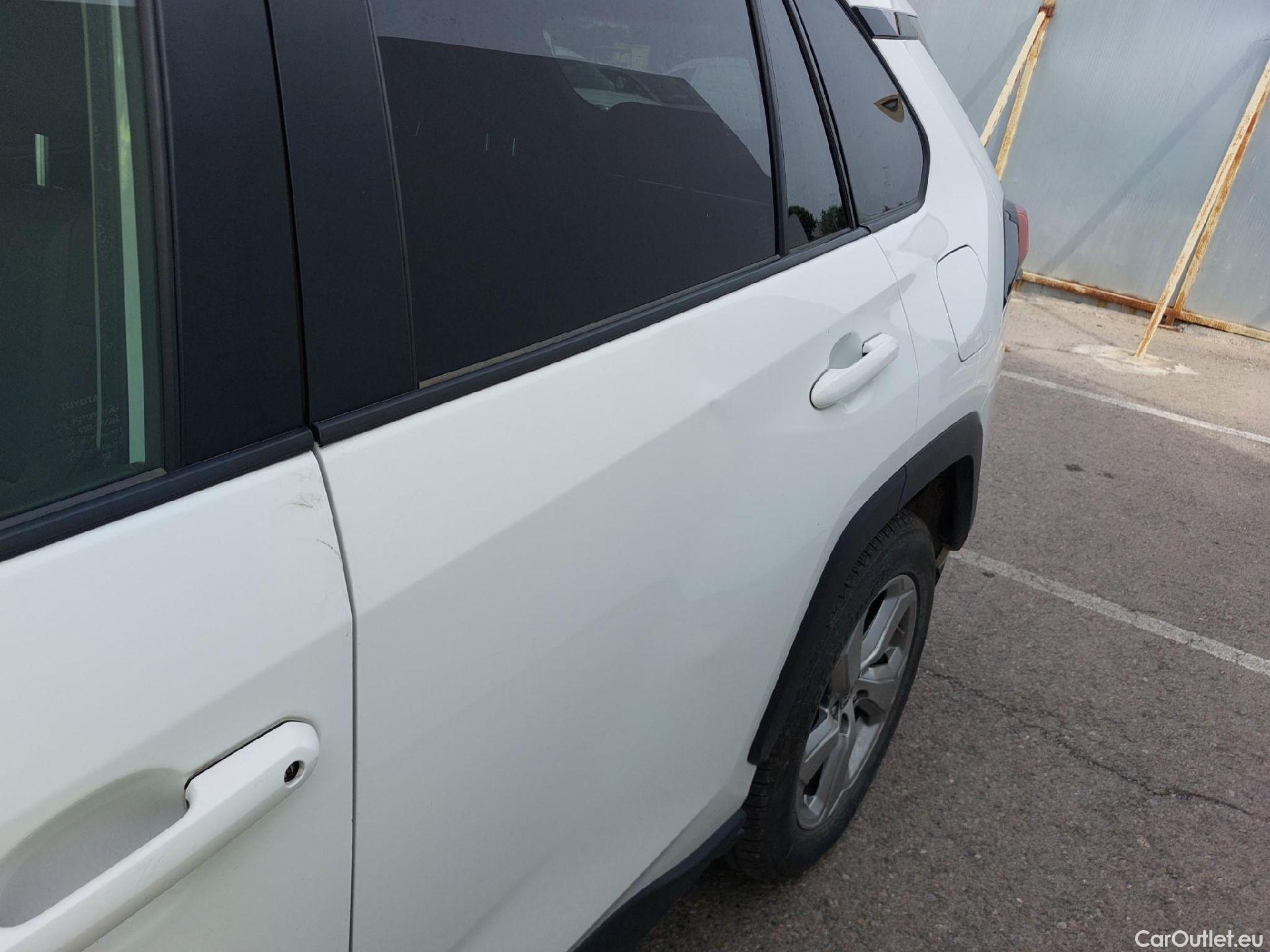  Toyota  RAV4 TOYOTA  / 2018 / 5P / todoterreno 2.5l 220H Advance 4WD #6
