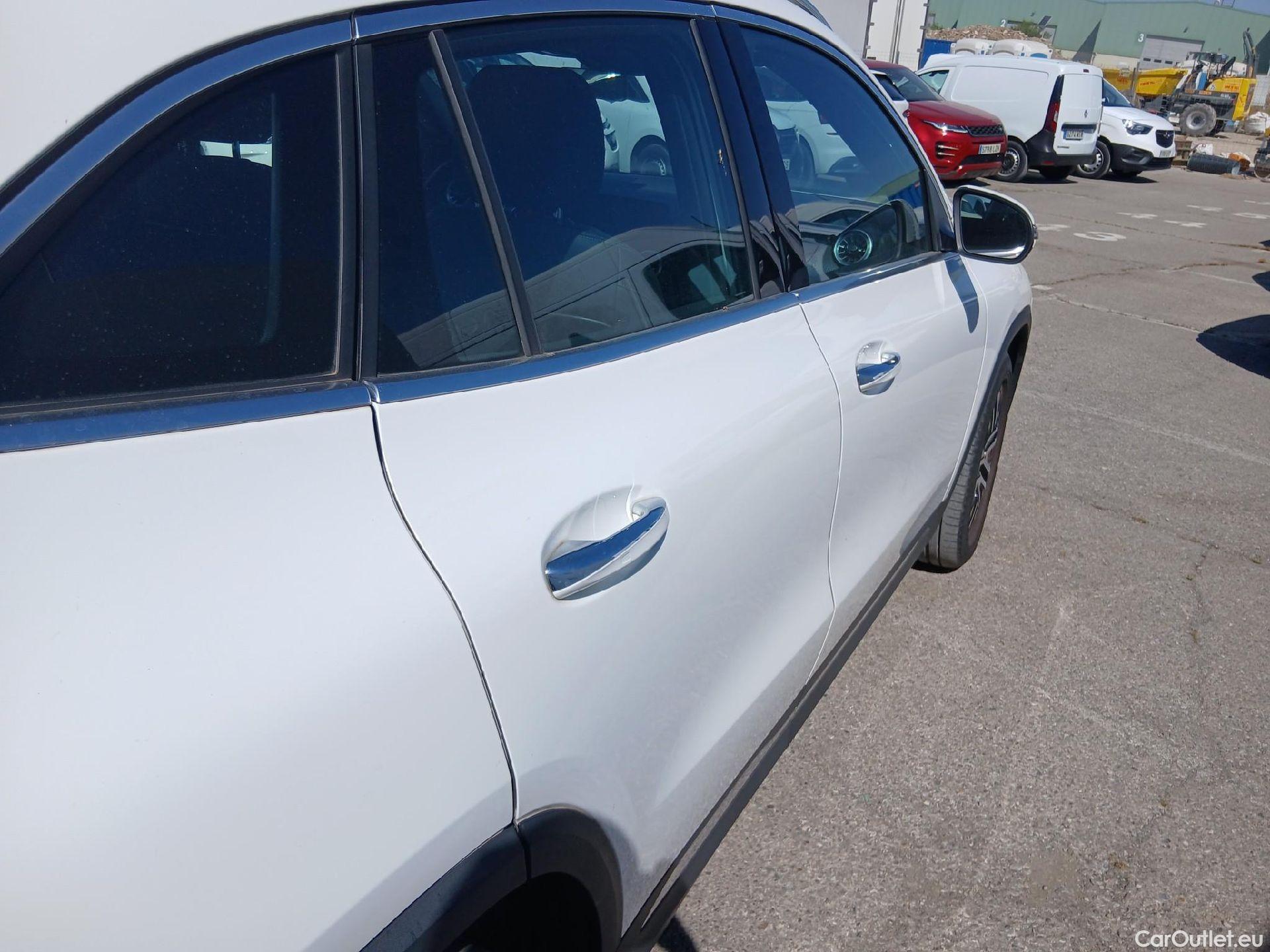  Mercedes  GLA MERCEDES-BENZ  / 2020 / 5P / todoterreno  200 D #24
