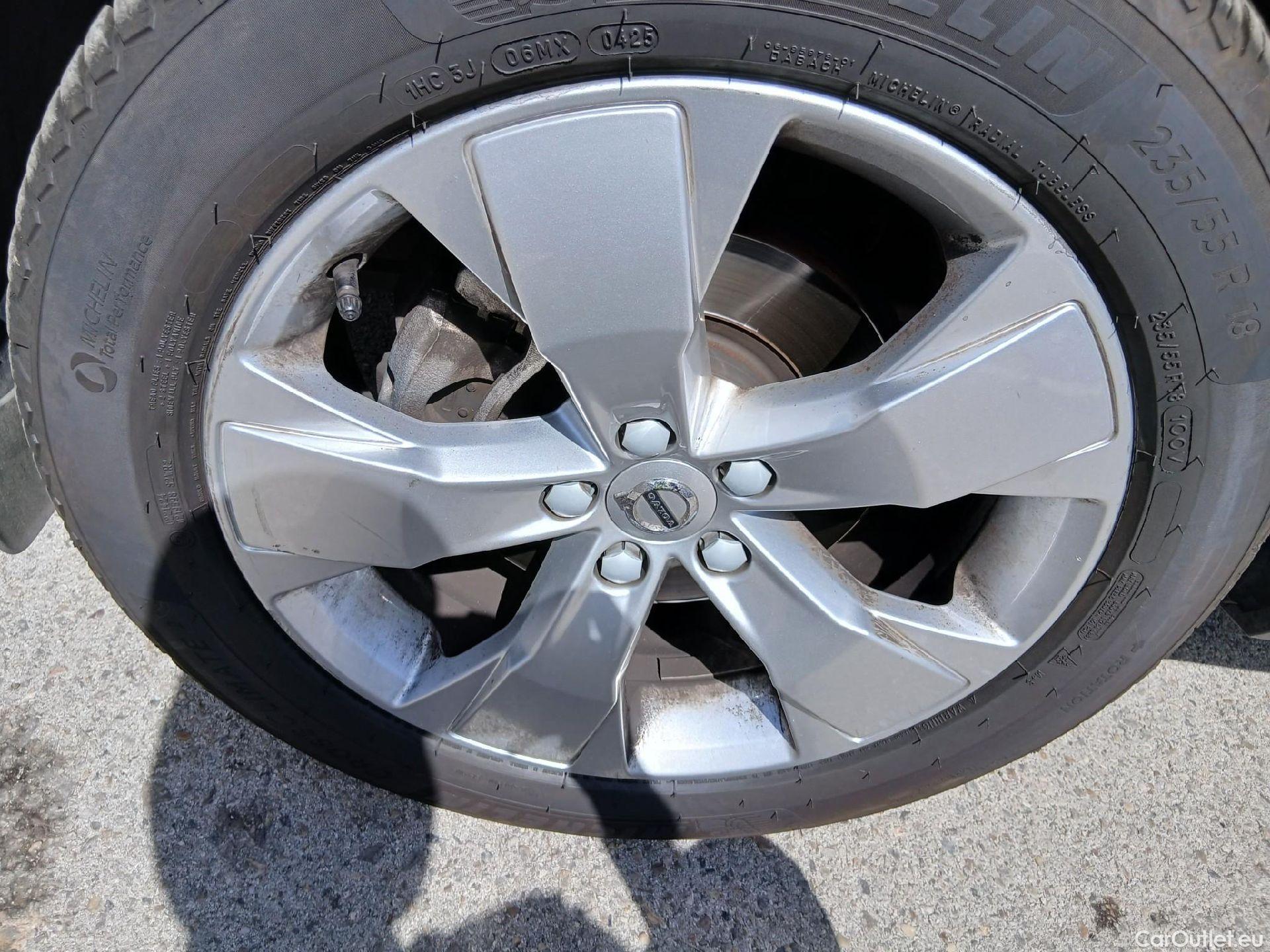  Volvo  XC 40 VOLVO XC40 / 2017 / 5P / todoterreno 1.5 T2 Momentum Pro Auto #9
